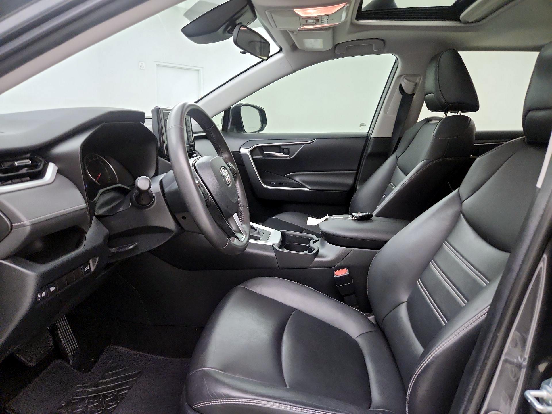 Thumbnail: 2019 Toyota RAV4 - 11