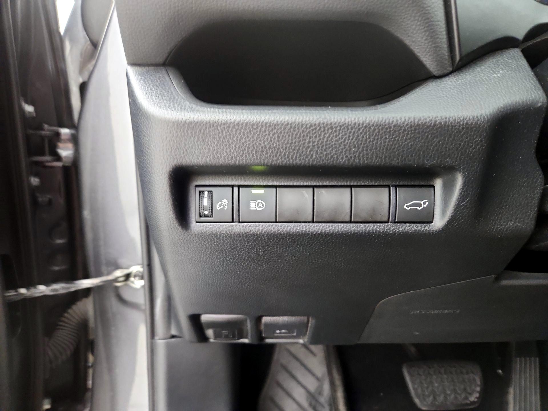 Thumbnail: 2019 Toyota RAV4 - 13