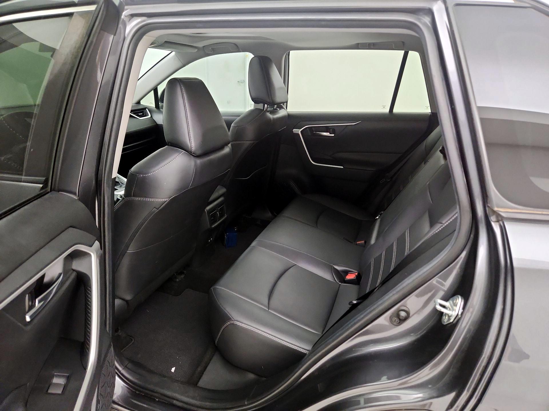 Thumbnail: 2019 Toyota RAV4 - 20