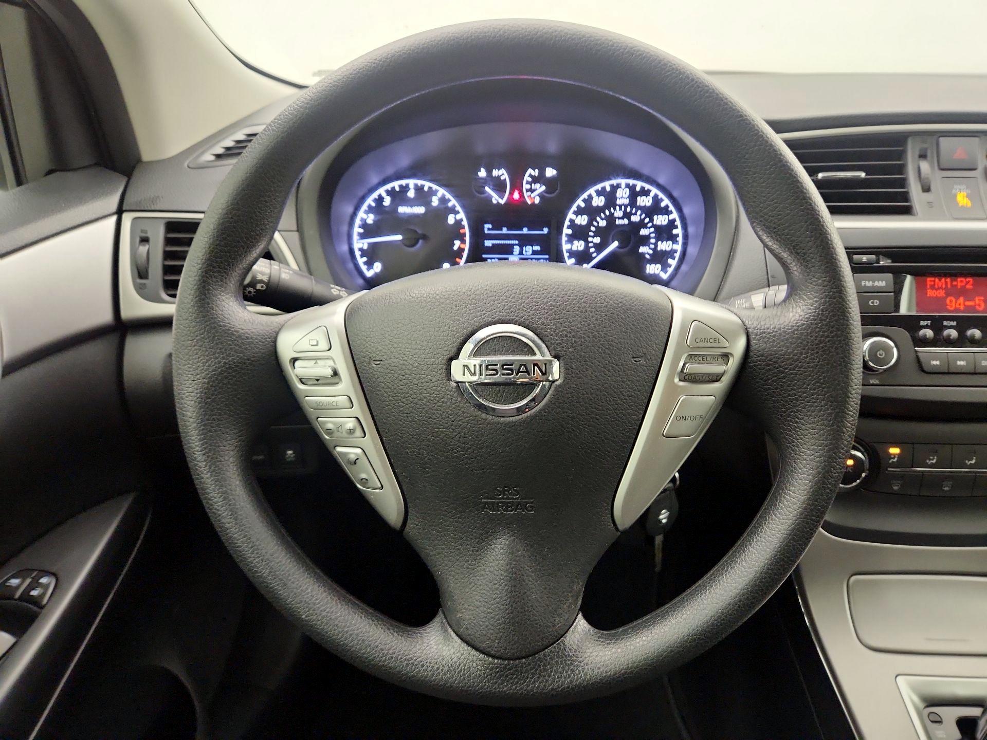 Thumbnail: 2015 Nissan Sentra - 10