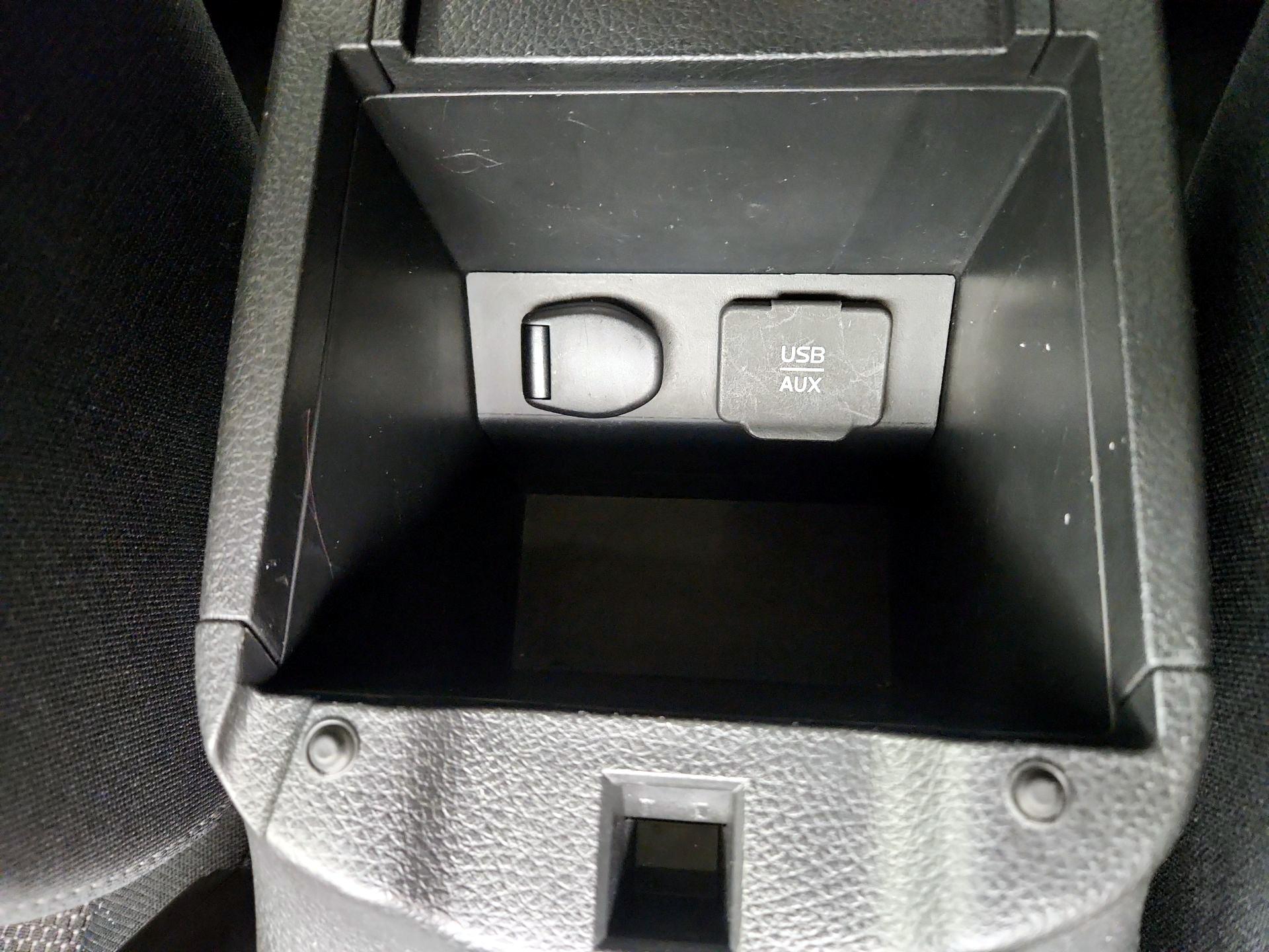 Thumbnail: 2015 Nissan Sentra - 17
