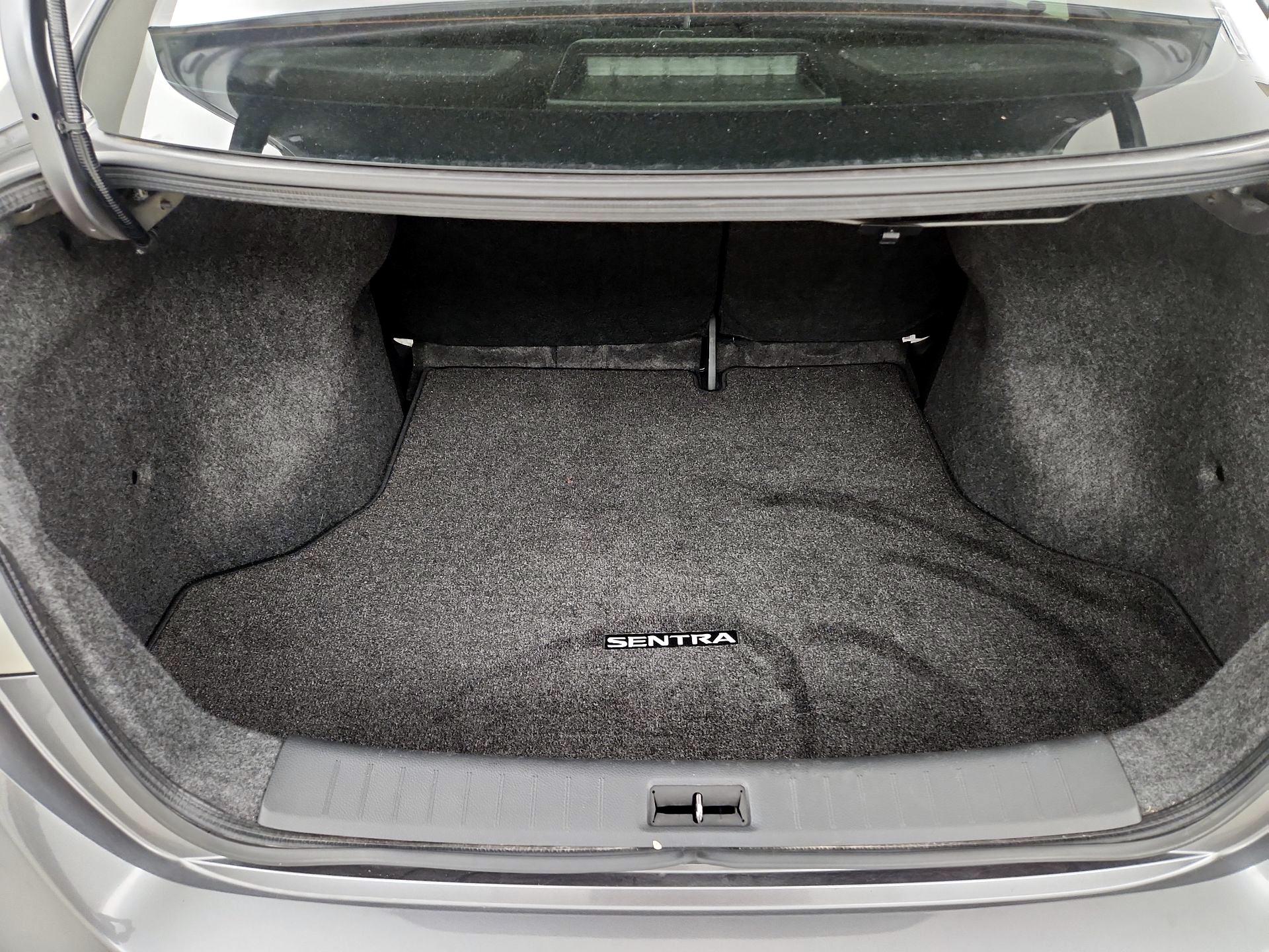 Thumbnail: 2015 Nissan Sentra - 19