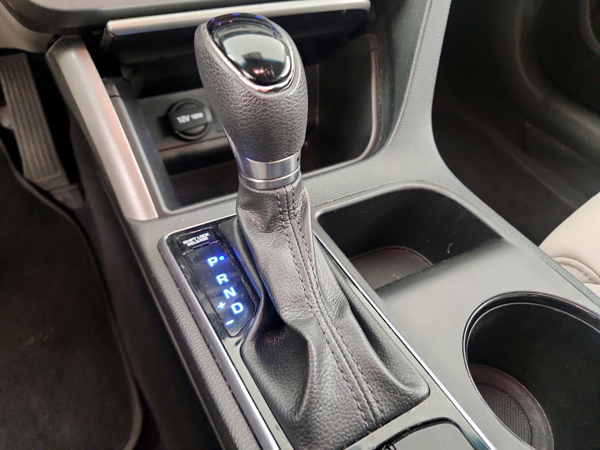 Thumbnail: 2016 Hyundai Sonata - 13