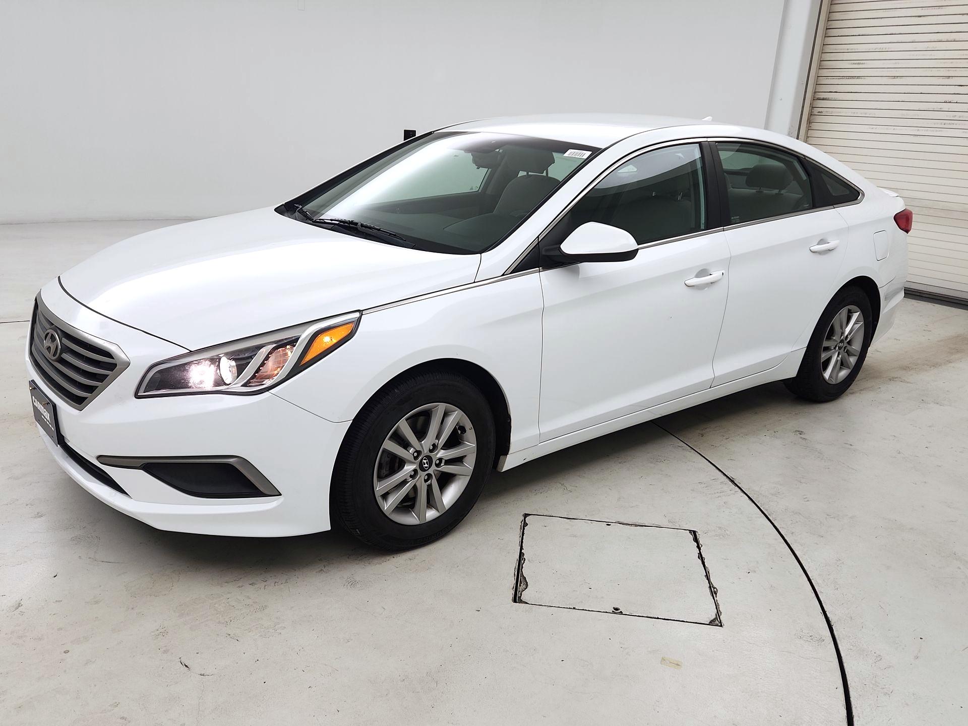 Thumbnail: 2016 Hyundai Sonata - 3
