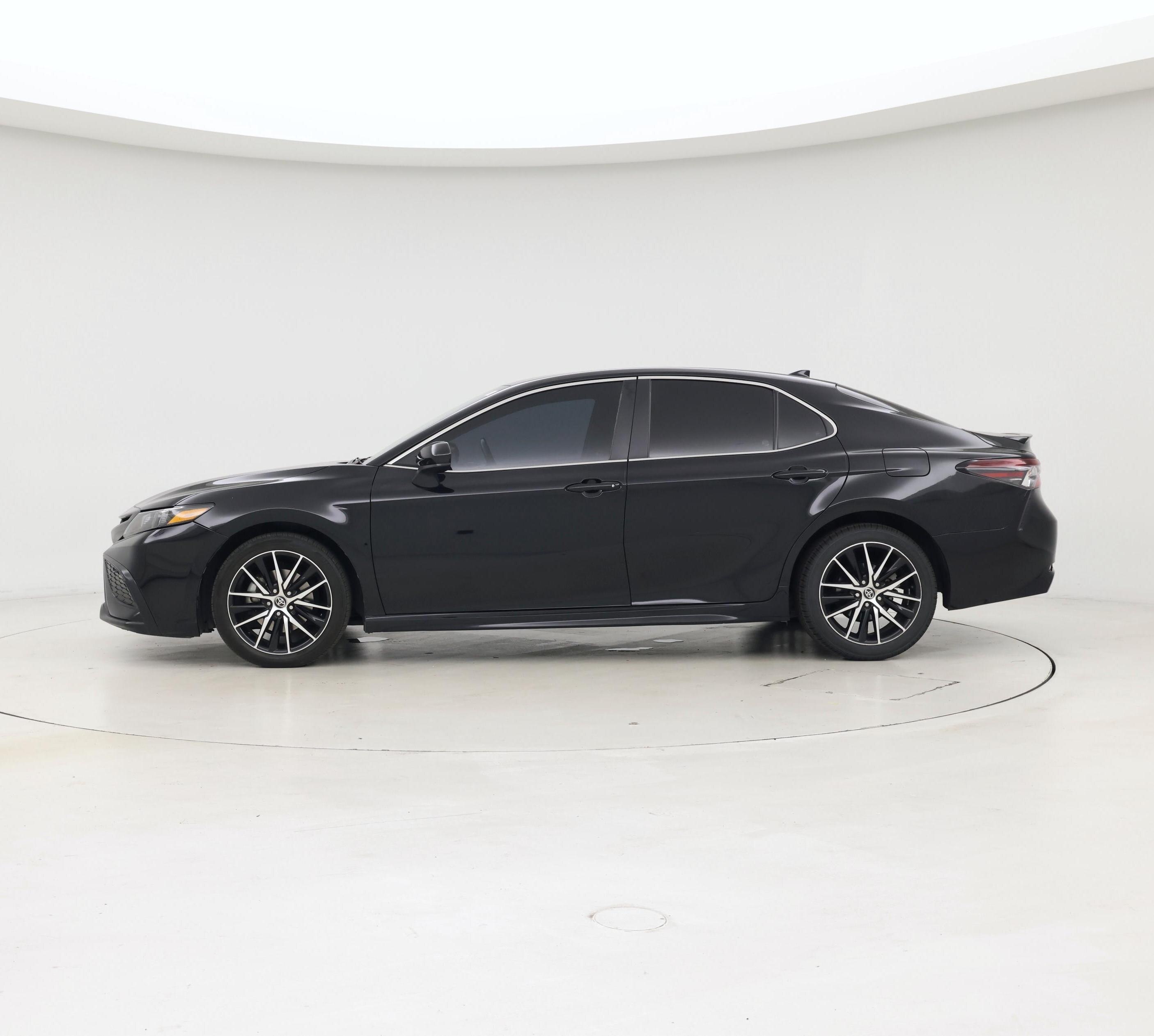 Thumbnail: 2021 Toyota Camry - 3