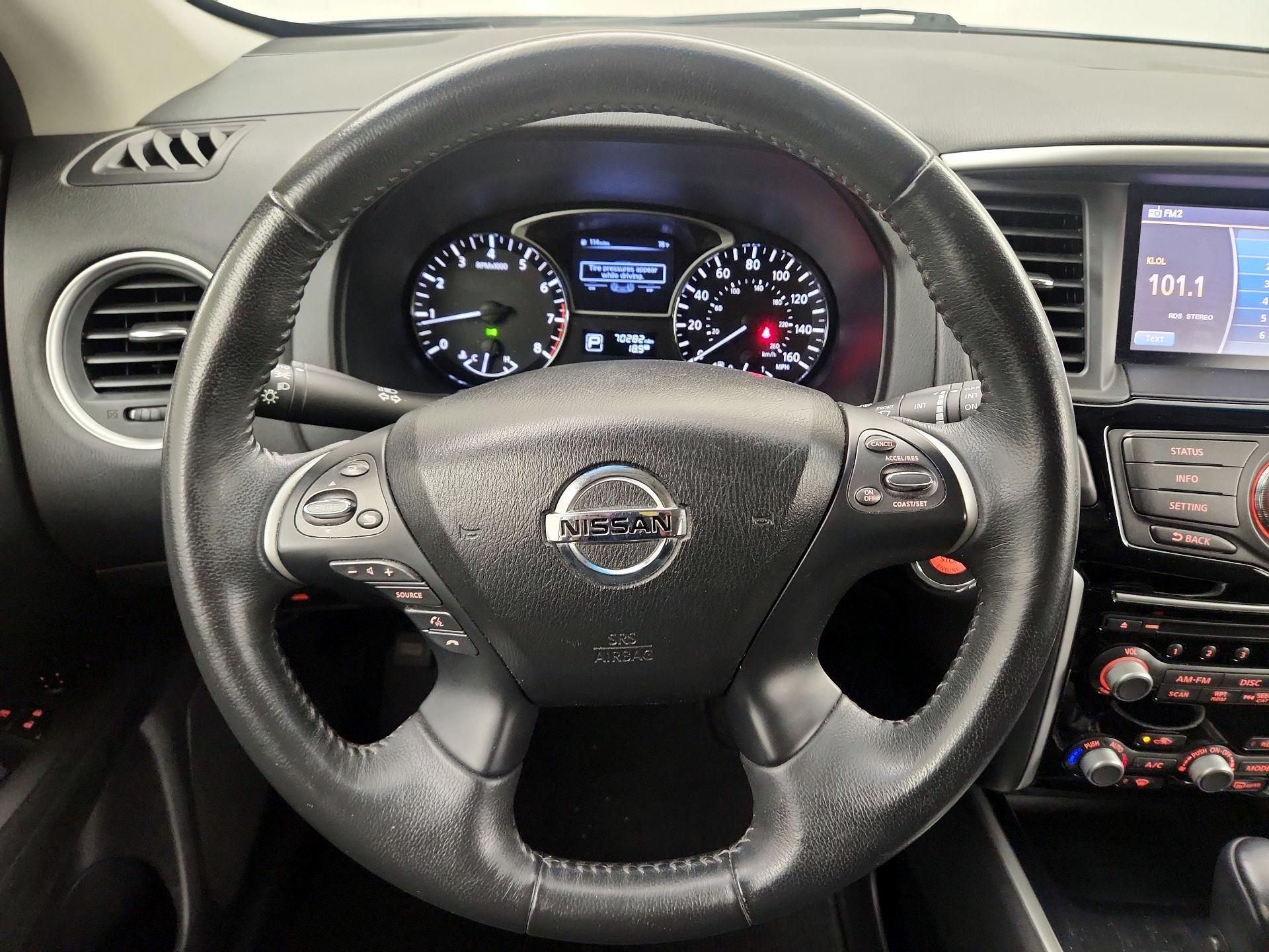 Thumbnail: 2014 Nissan Pathfinder - 10