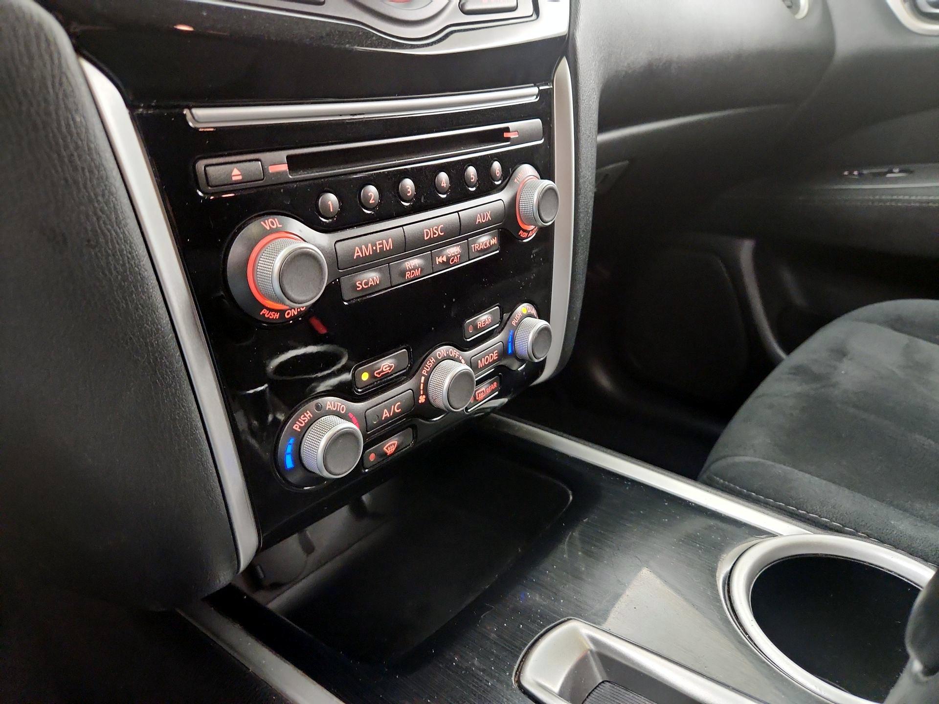 Thumbnail: 2014 Nissan Pathfinder - 14