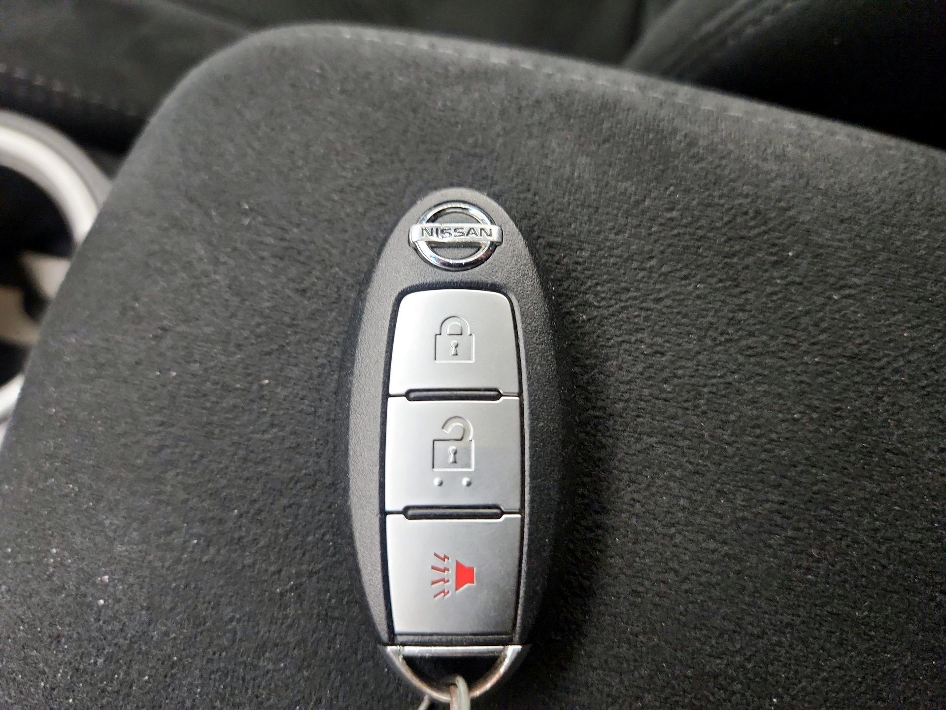 Thumbnail: 2014 Nissan Pathfinder - 18