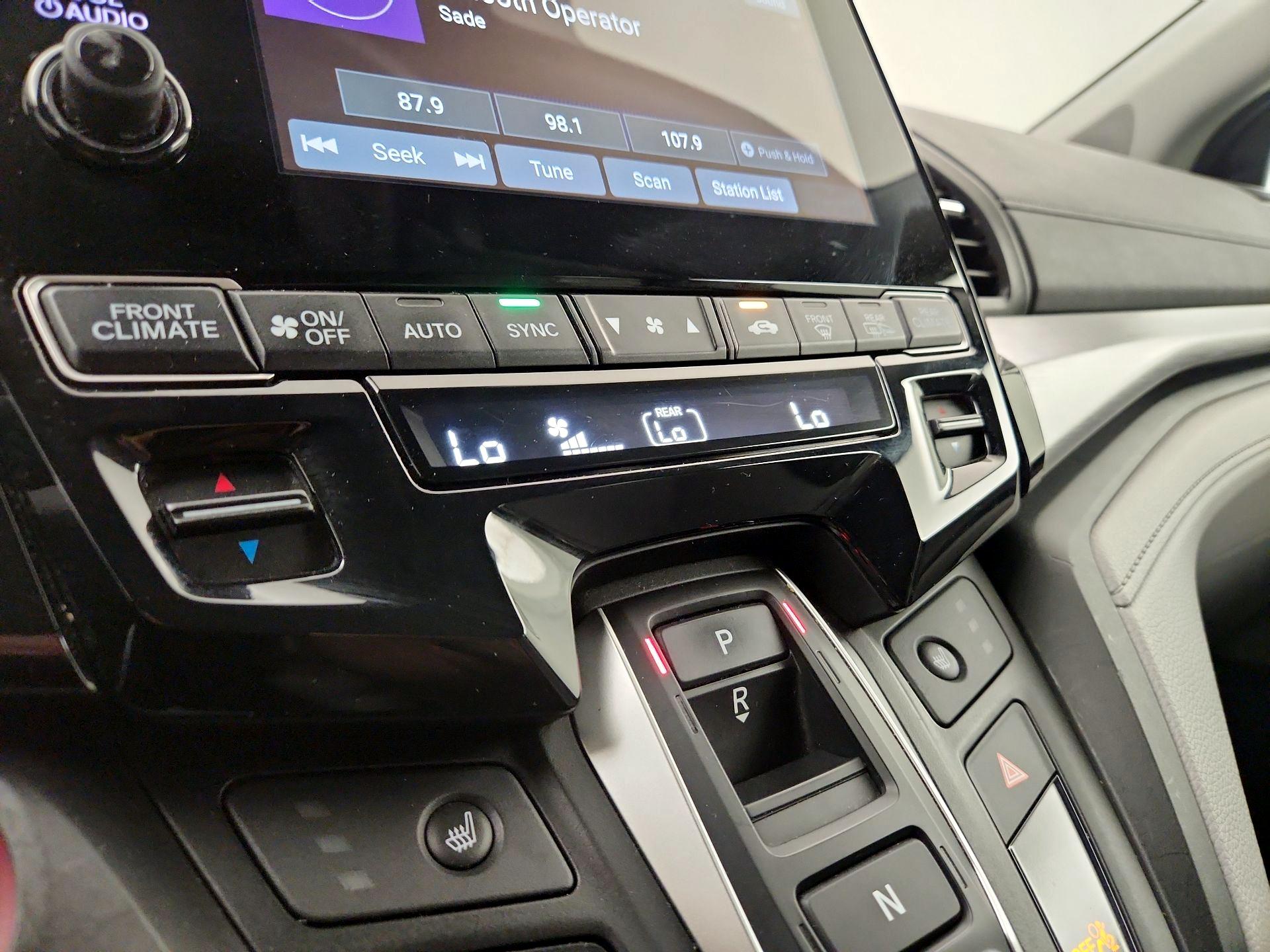 Thumbnail: 2019 Honda Odyssey - 14