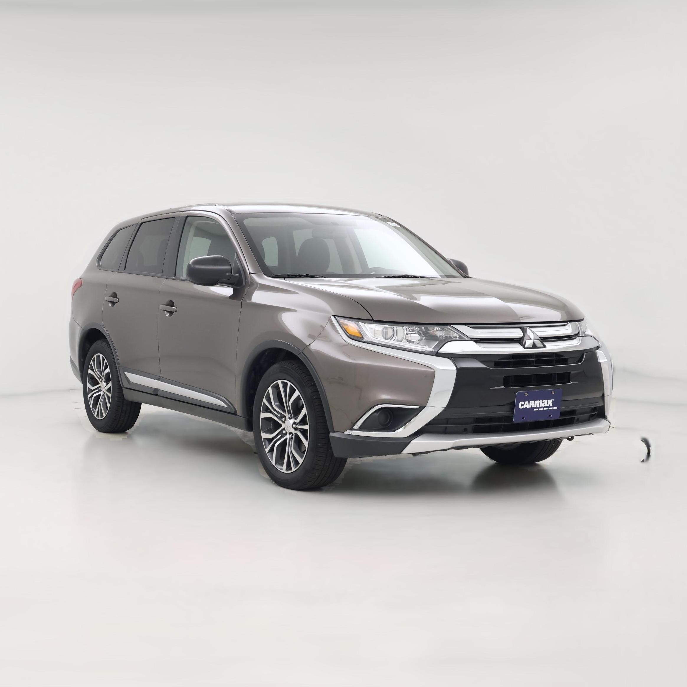 Thumbnail: 2017 Mitsubishi Outlander - 1