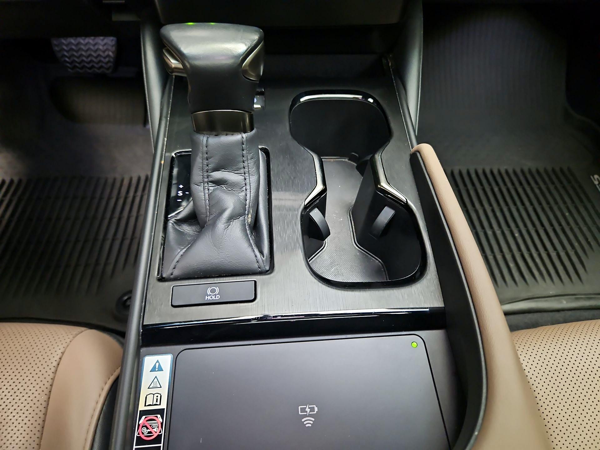 Thumbnail: 2023 Lexus ES - 17