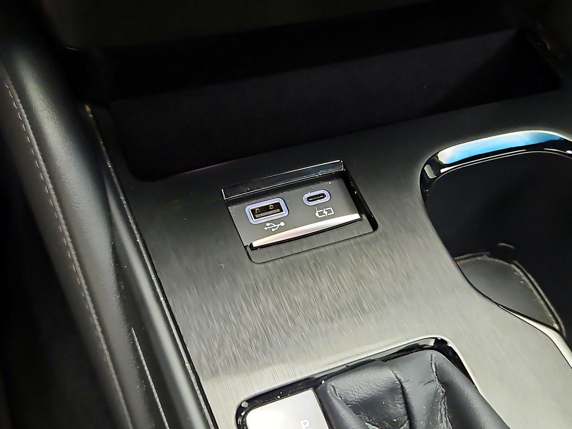 Thumbnail: 2023 Lexus ES - 18