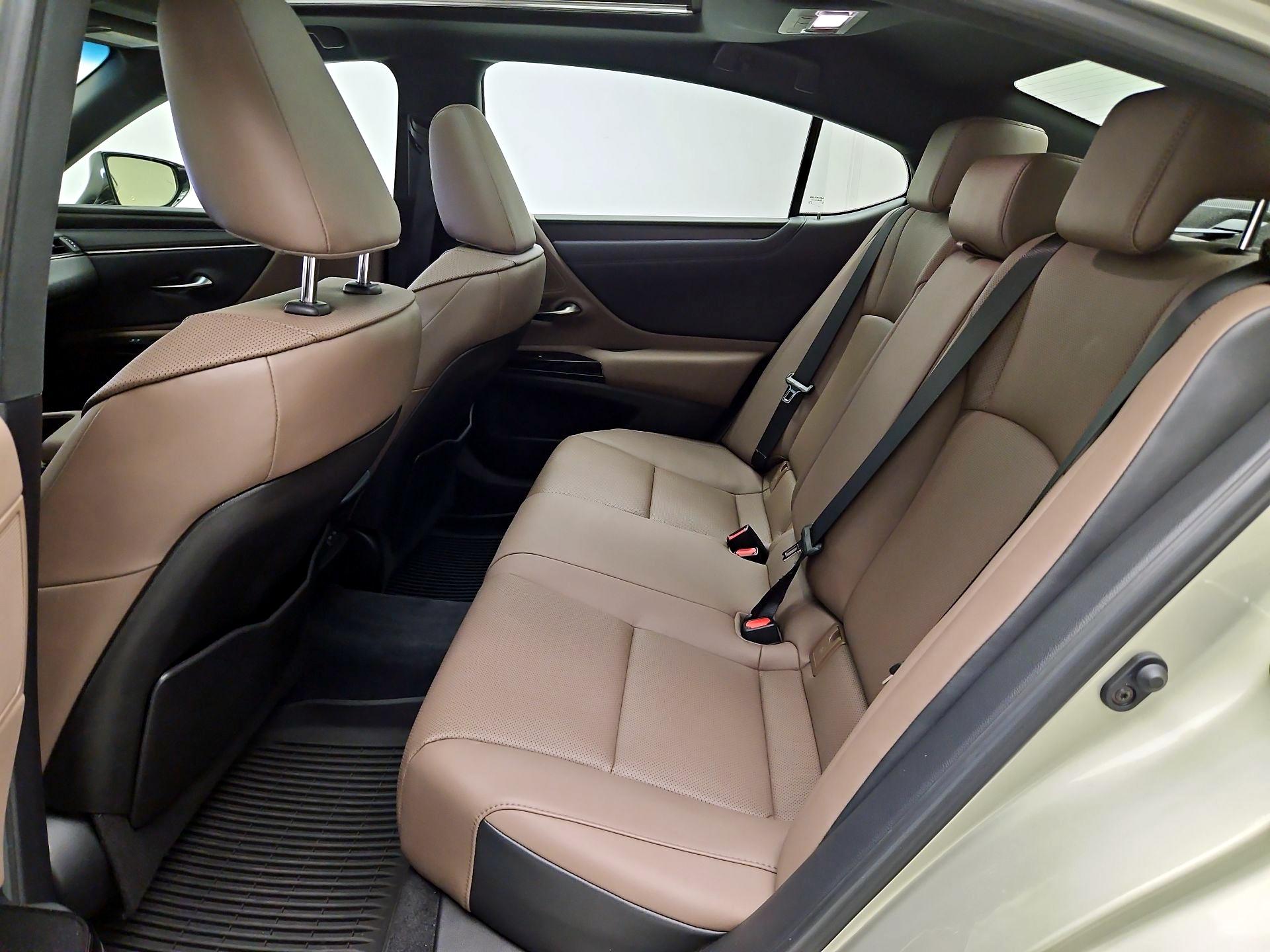 Thumbnail: 2023 Lexus ES - 20
