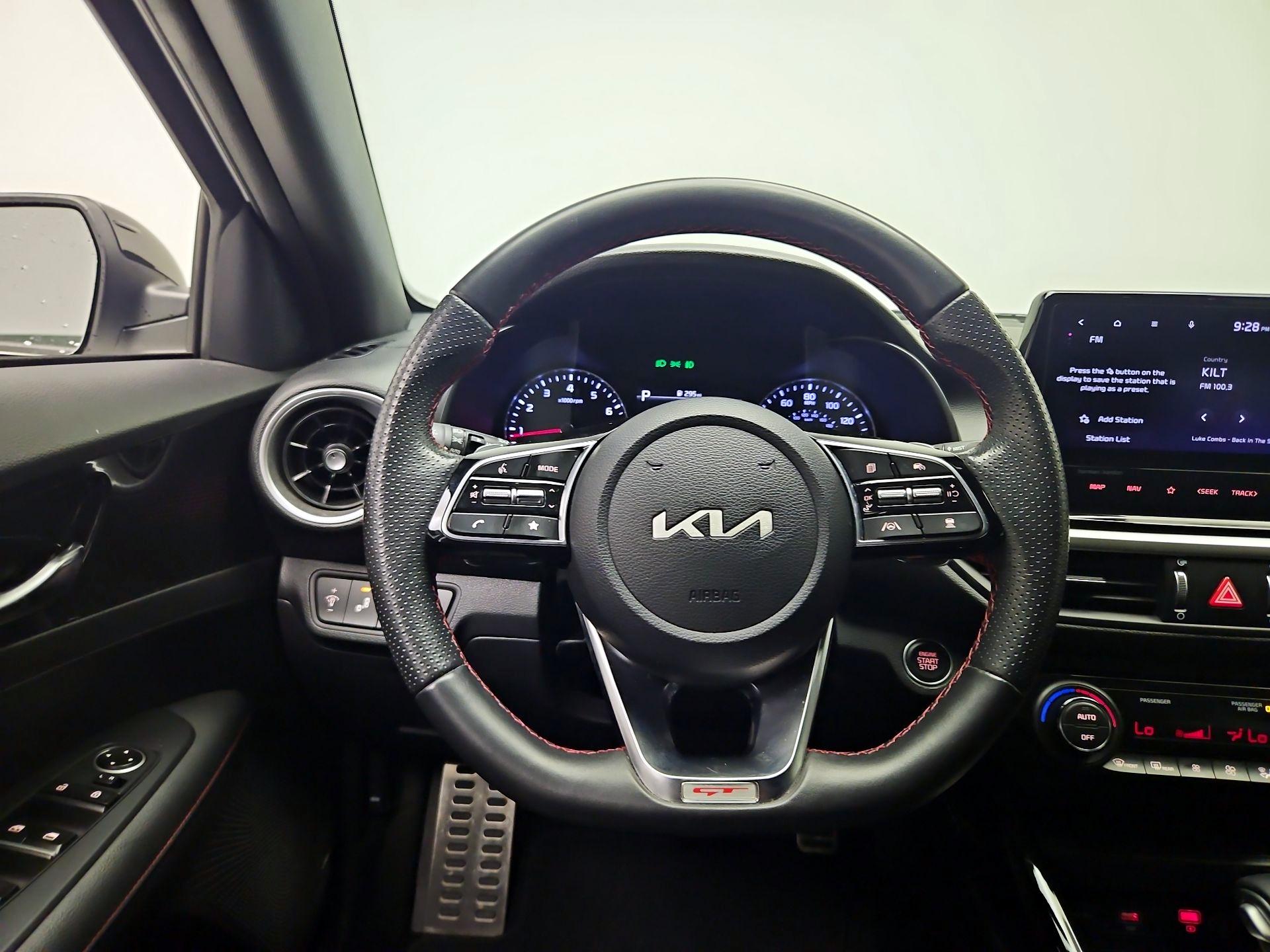 Thumbnail: 2023 Kia Forte - 10