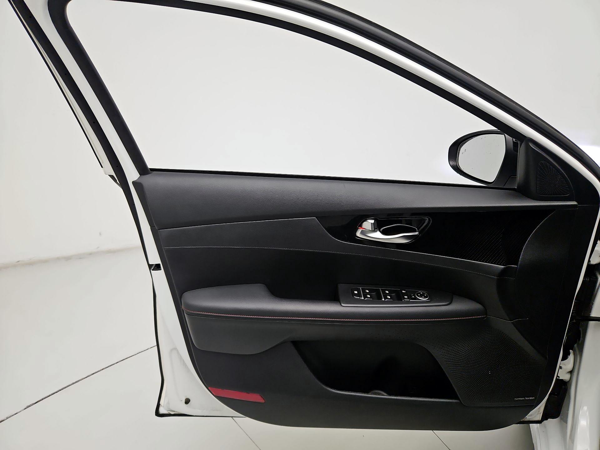 Thumbnail: 2023 Kia Forte - 12