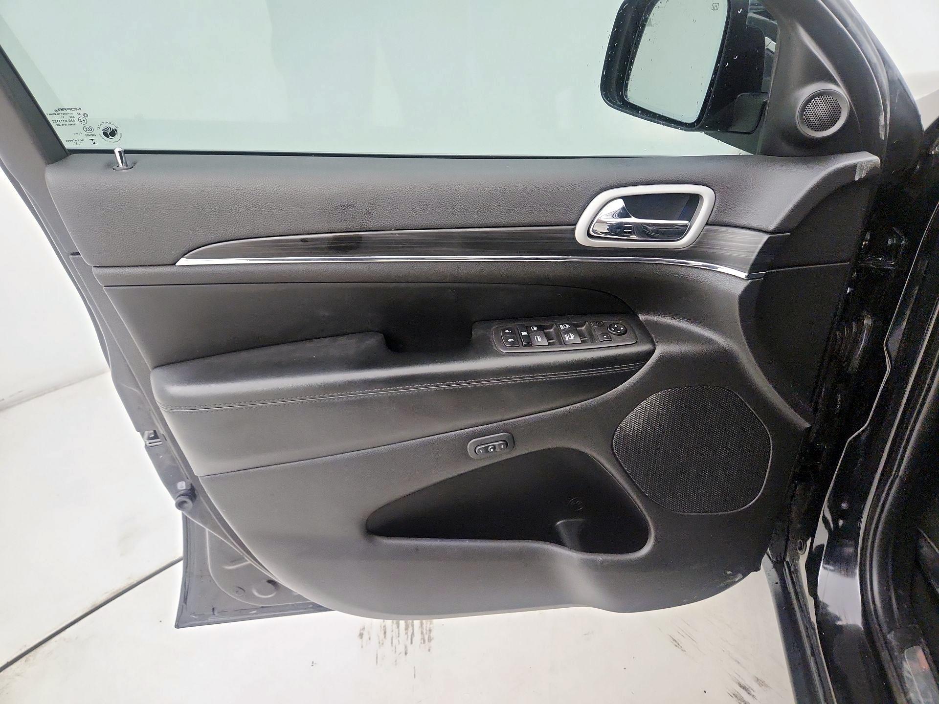 Thumbnail: 2021 Jeep Grand Cherokee - 12