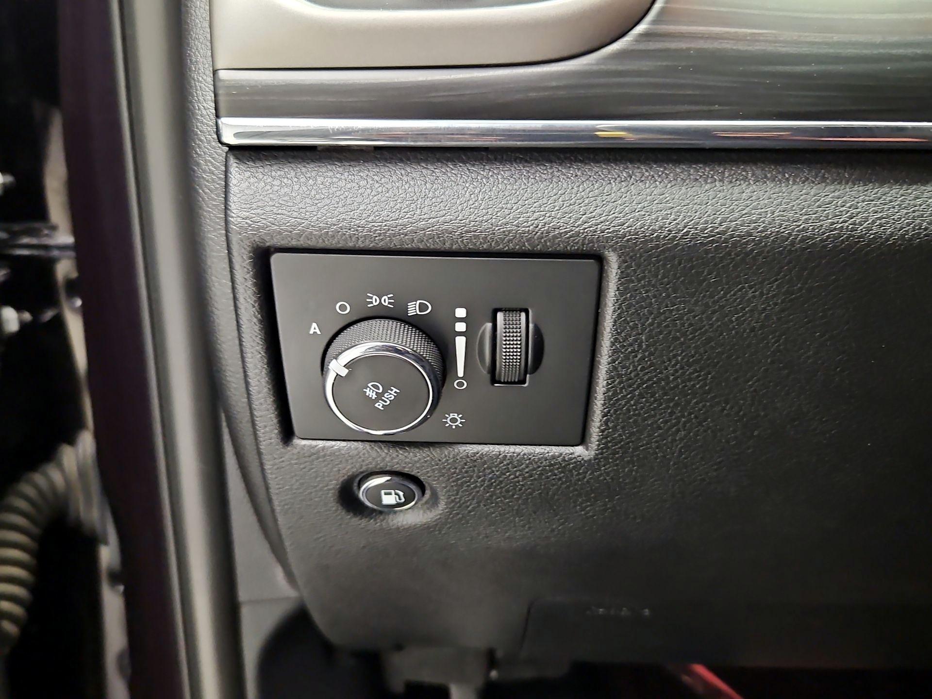 Thumbnail: 2020 Jeep Grand Cherokee - 13