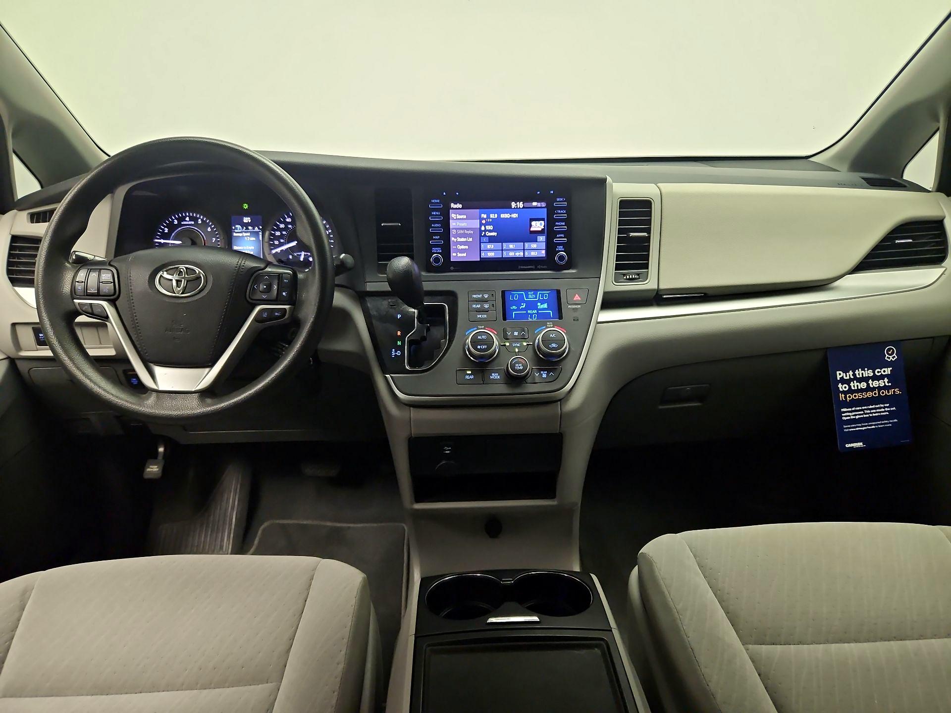 Thumbnail: 2020 Toyota Sienna - 9