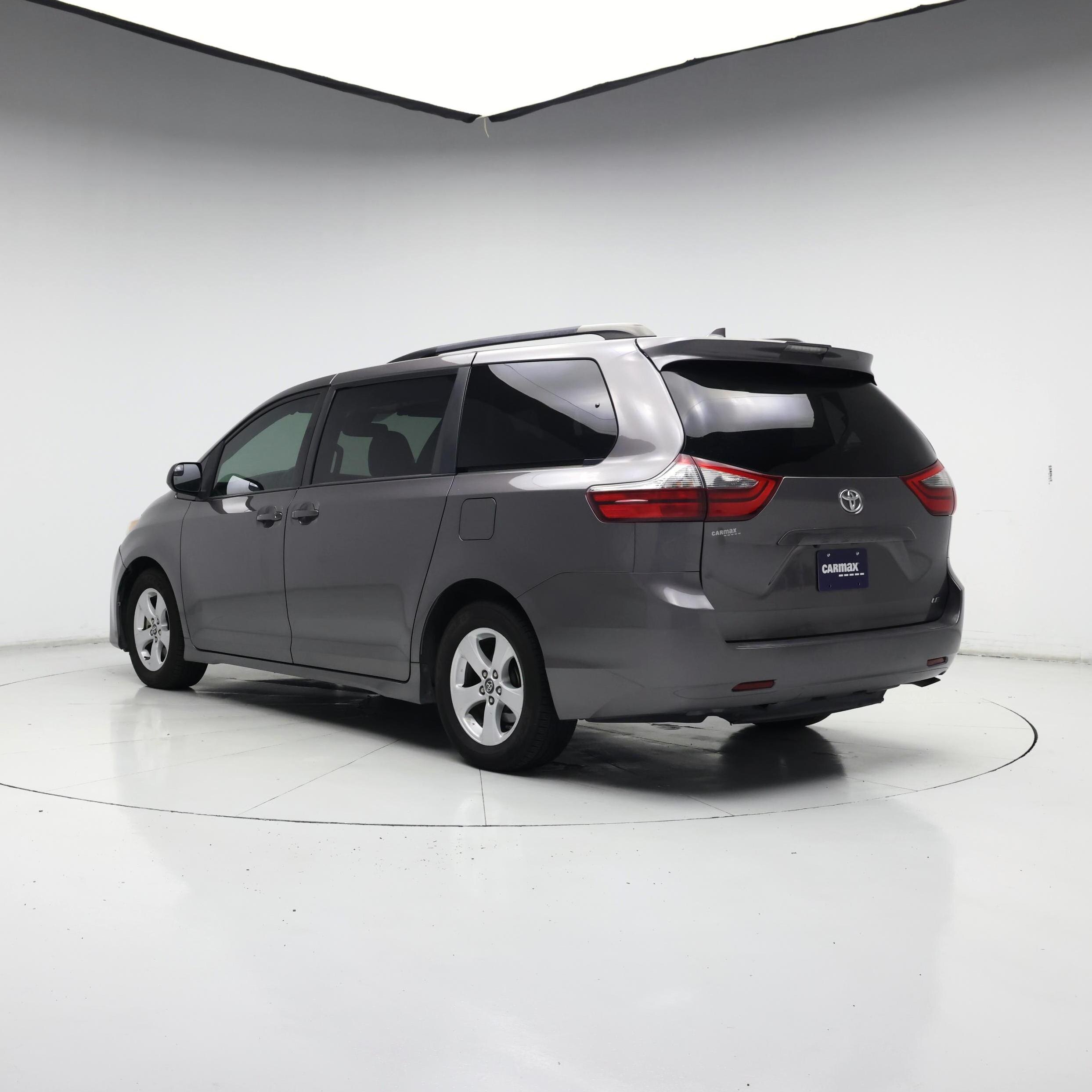 Thumbnail: 2020 Toyota Sienna - 2