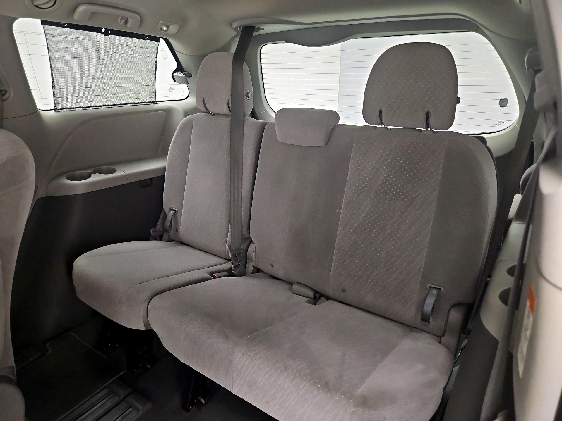 Thumbnail: 2020 Toyota Sienna - 20