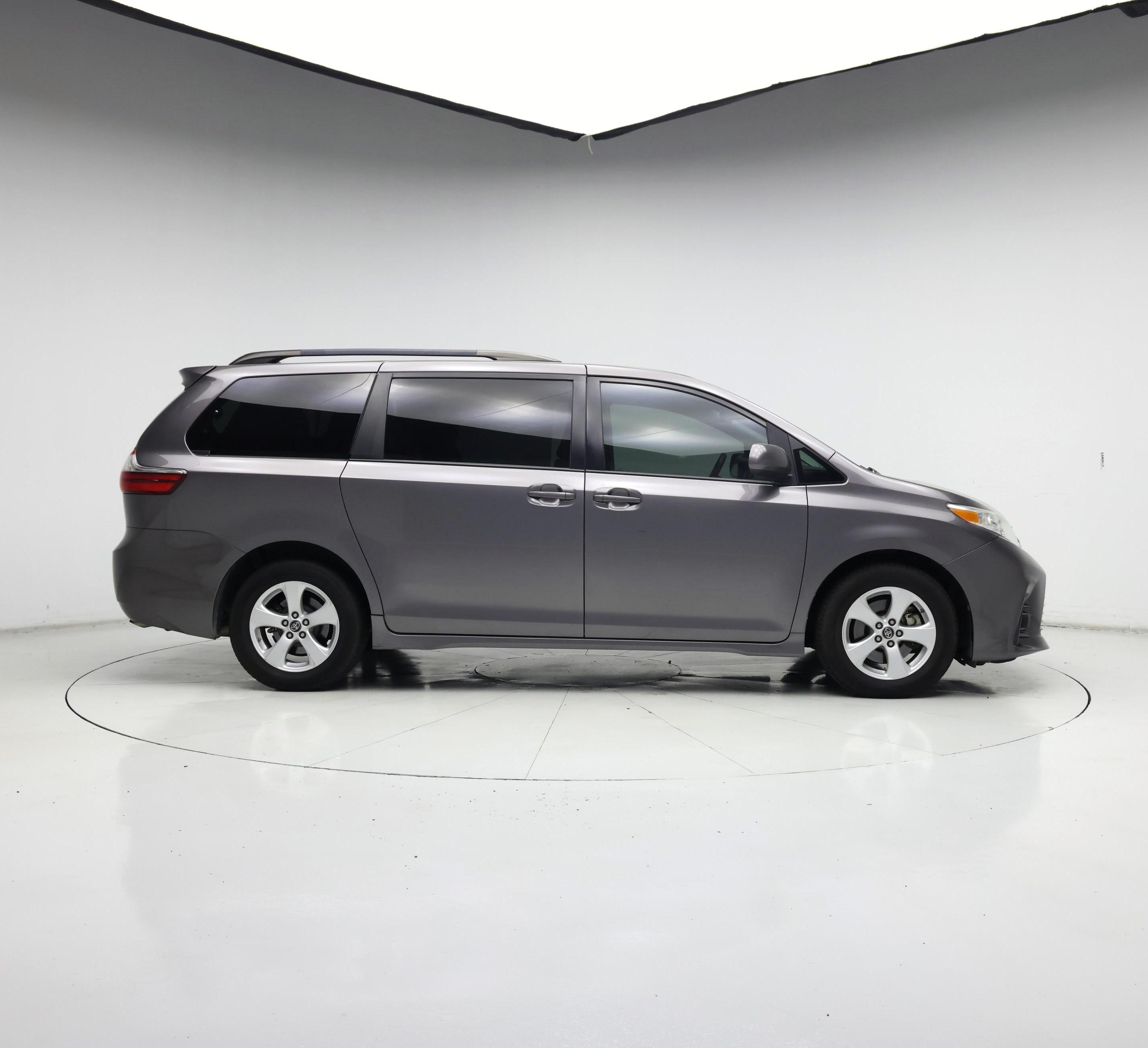Thumbnail: 2020 Toyota Sienna - 7