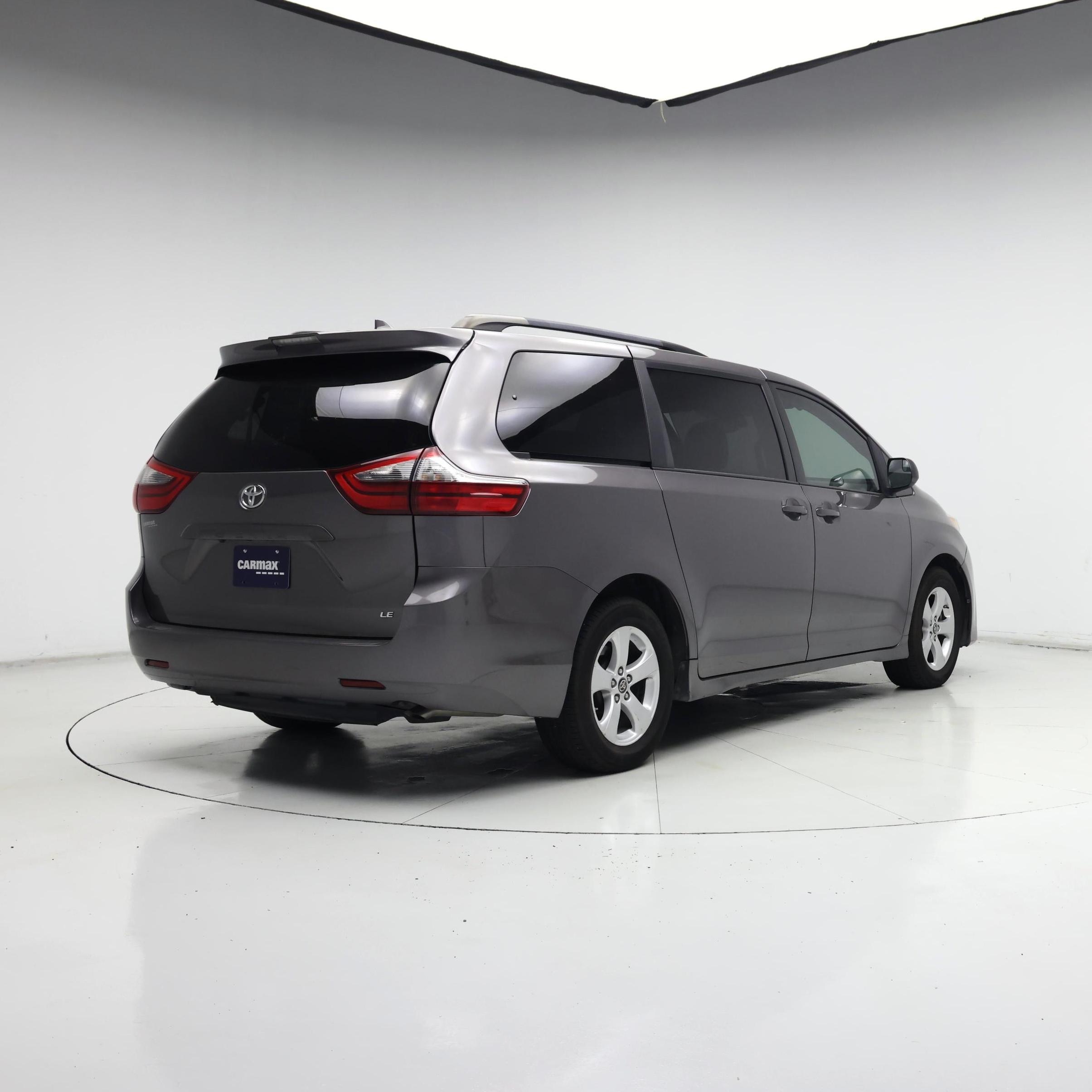 Thumbnail: 2020 Toyota Sienna - 8