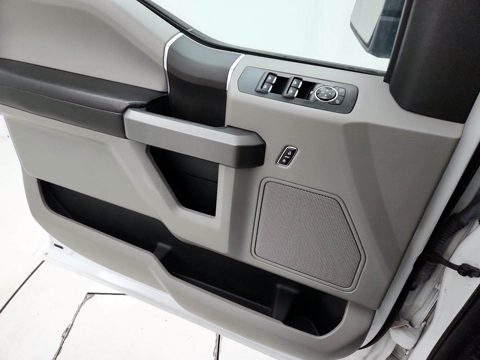 Thumbnail: 2017 Ford F-150 - 10