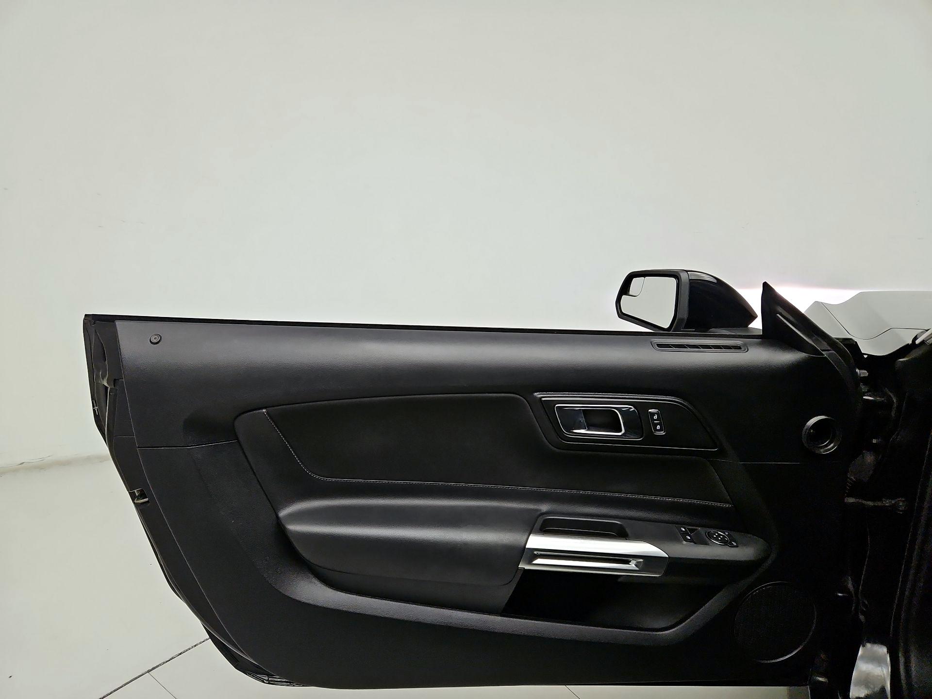 Thumbnail: 2016 Ford Mustang - 12