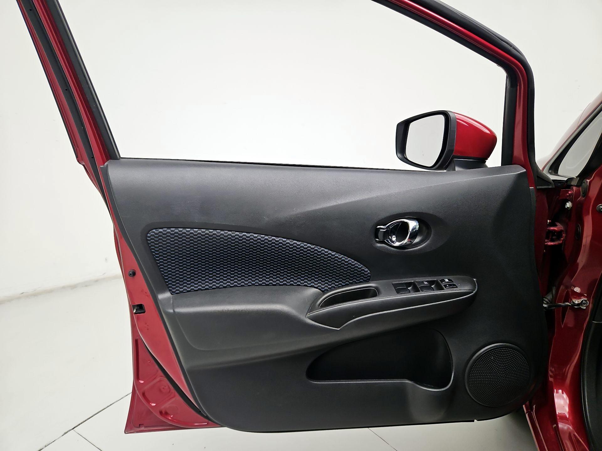 Thumbnail: 2019 Nissan Versa Note - 12