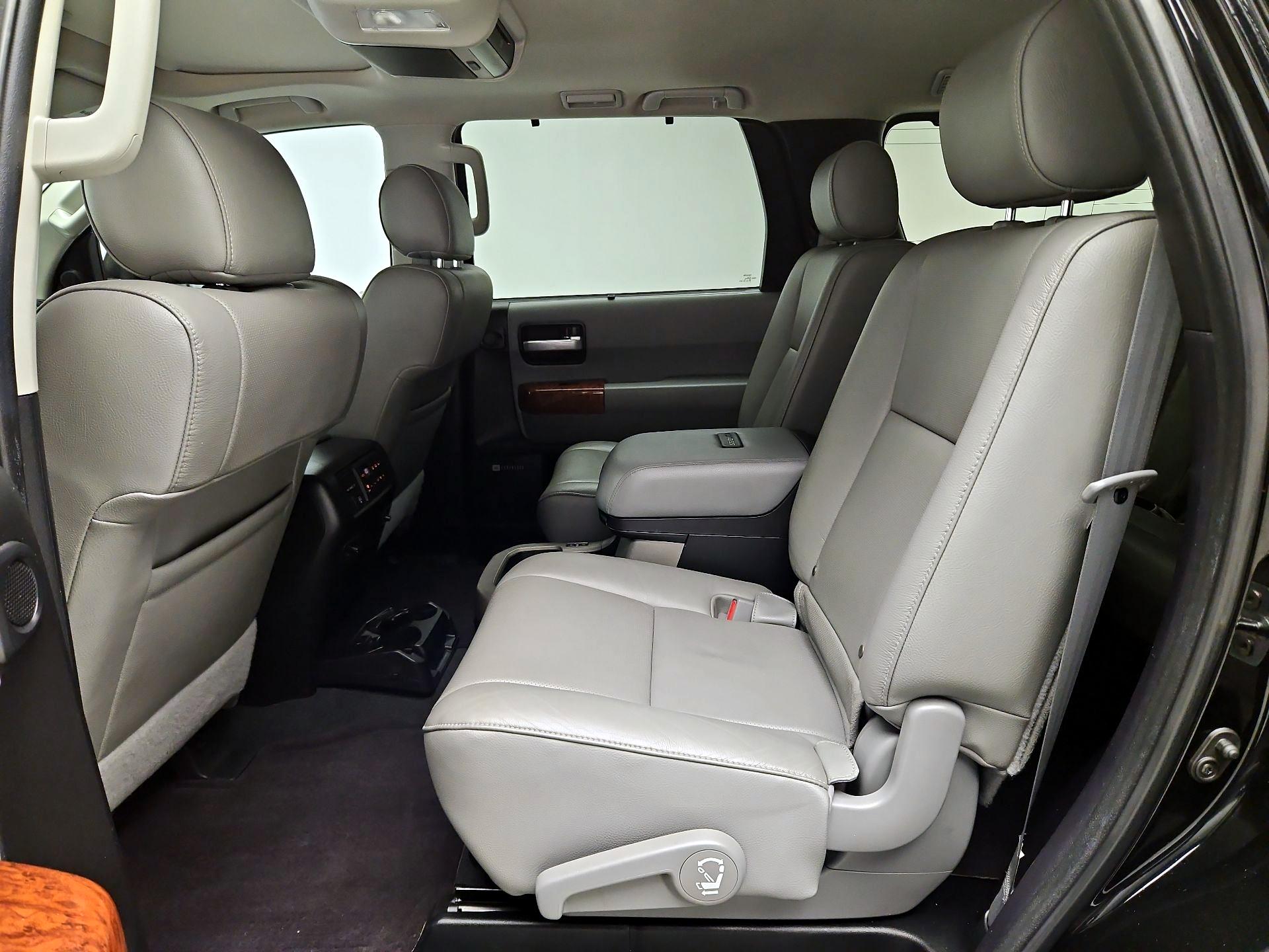 Thumbnail: 2020 Toyota Sequoia - 18
