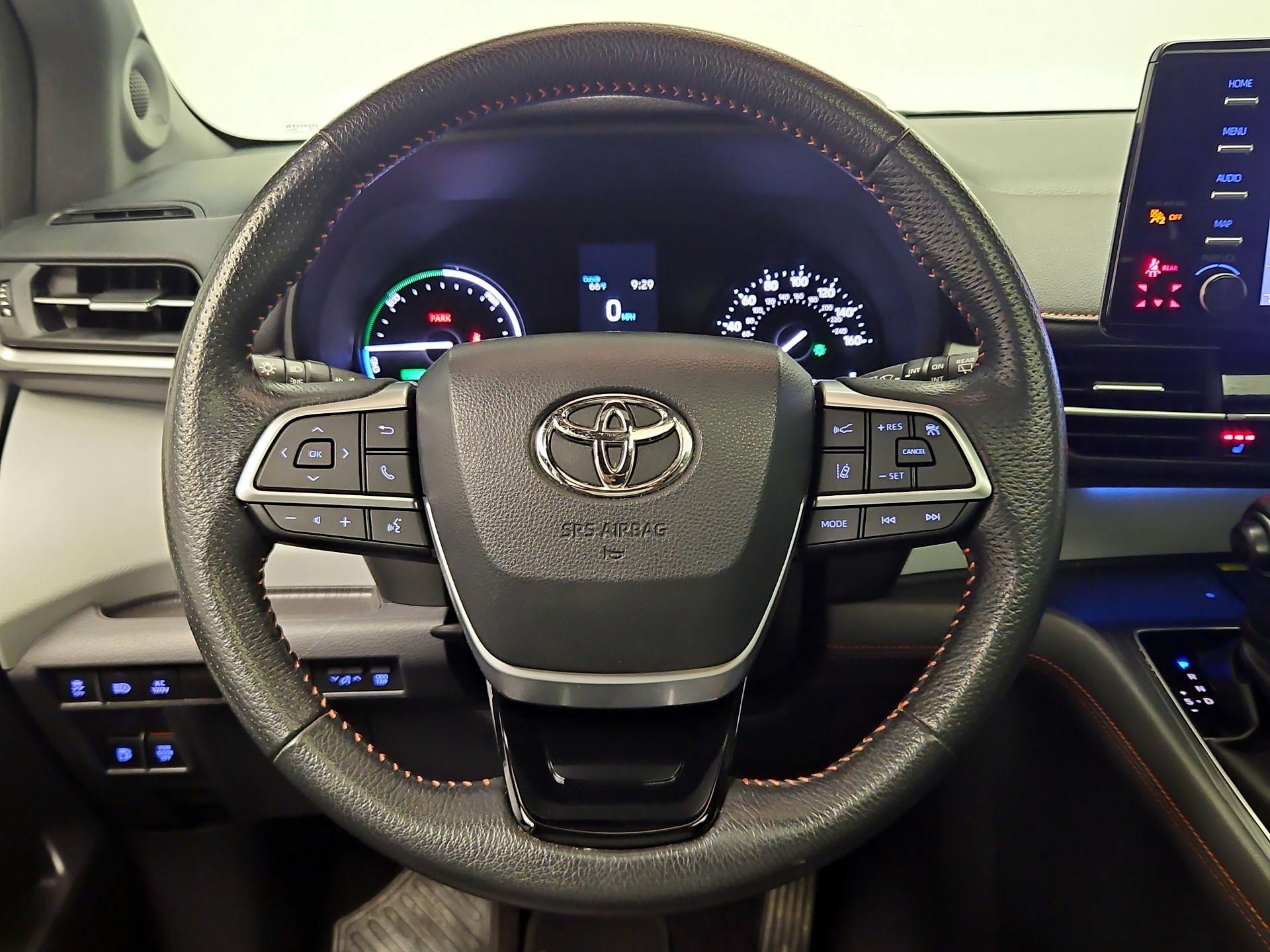 Thumbnail: 2022 Toyota Sienna - 10