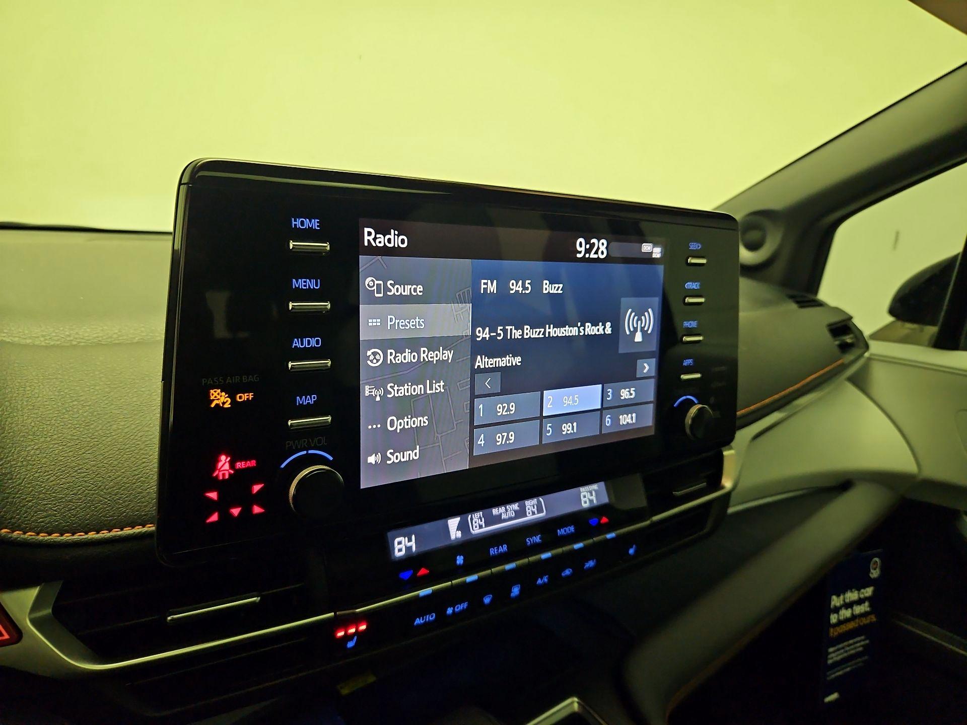 Thumbnail: 2022 Toyota Sienna - 16