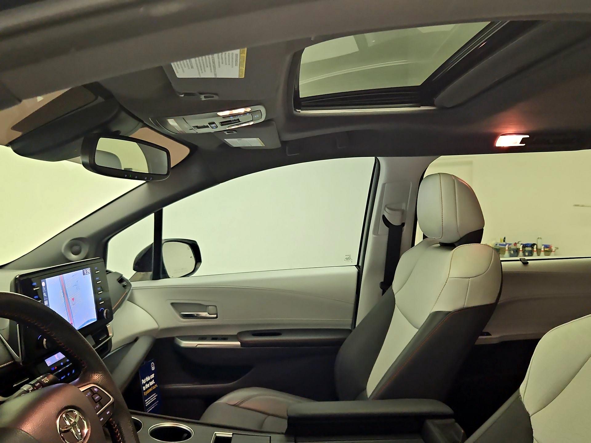 Thumbnail: 2022 Toyota Sienna - 20