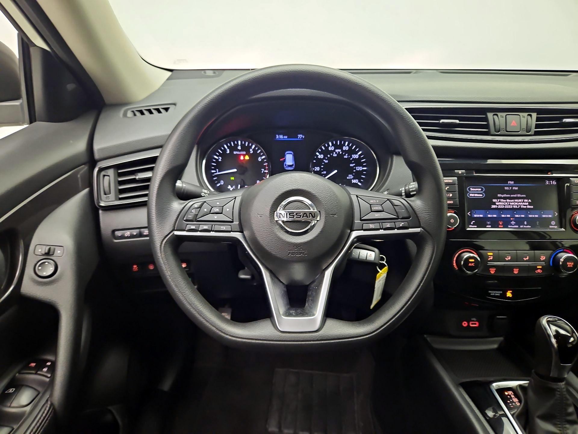 Thumbnail: 2020 Nissan Rogue - 10