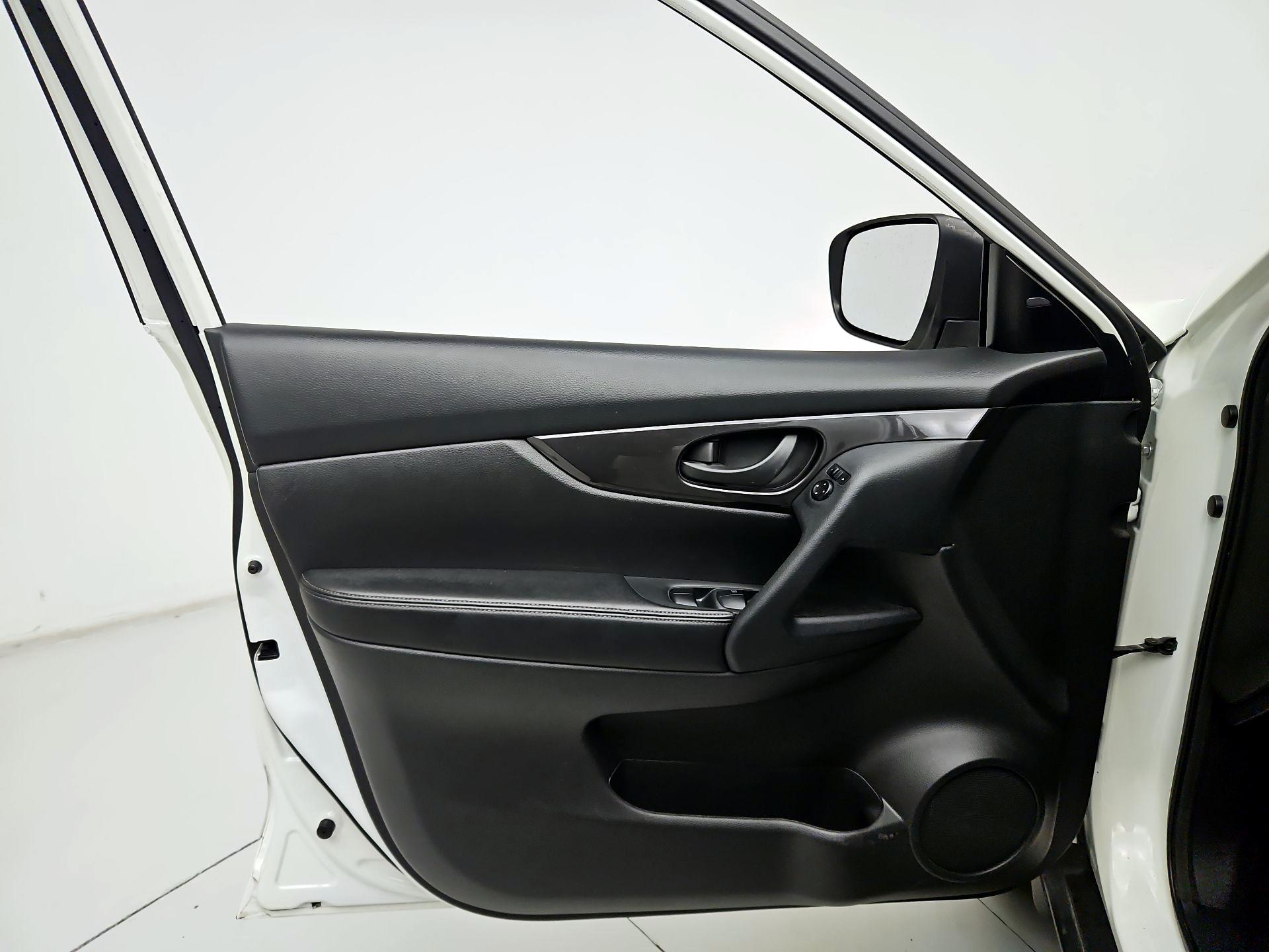 Thumbnail: 2020 Nissan Rogue - 12