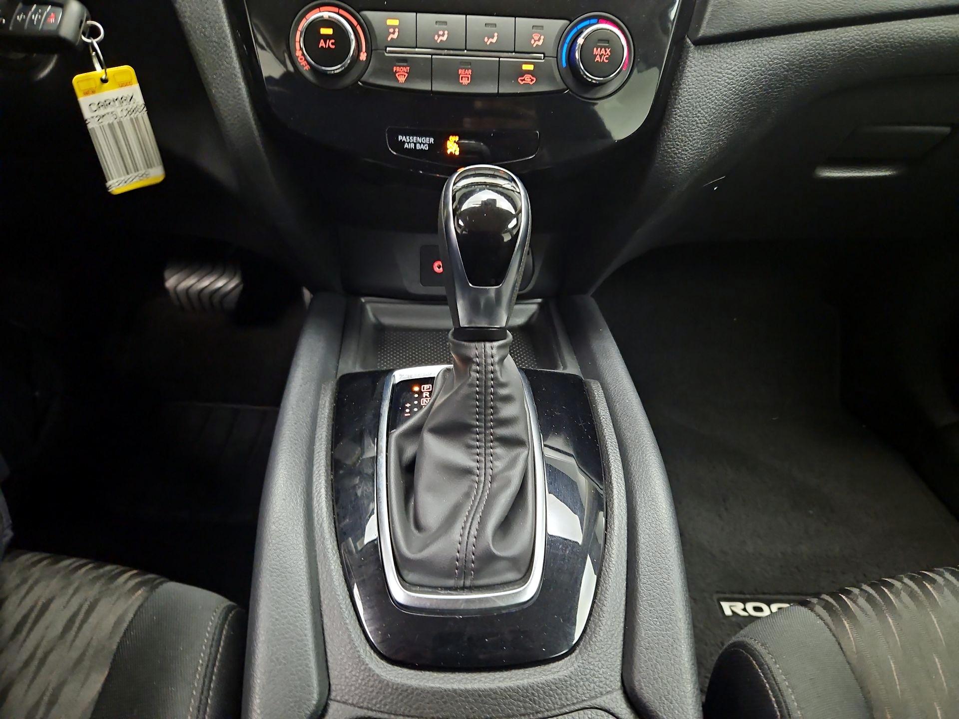 Thumbnail: 2020 Nissan Rogue - 16