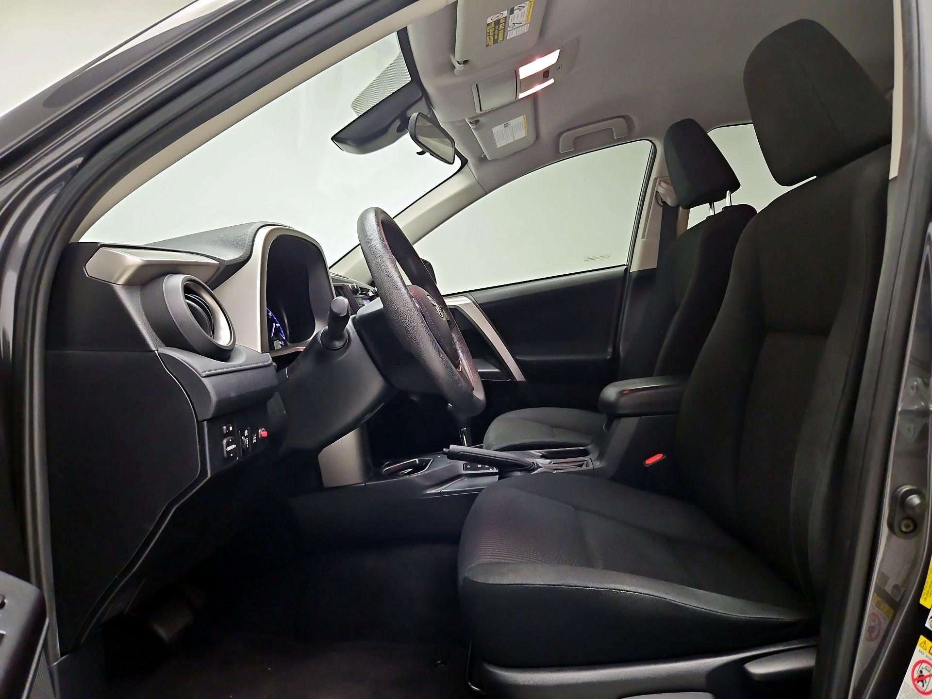 Thumbnail: 2017 Toyota RAV4 - 11