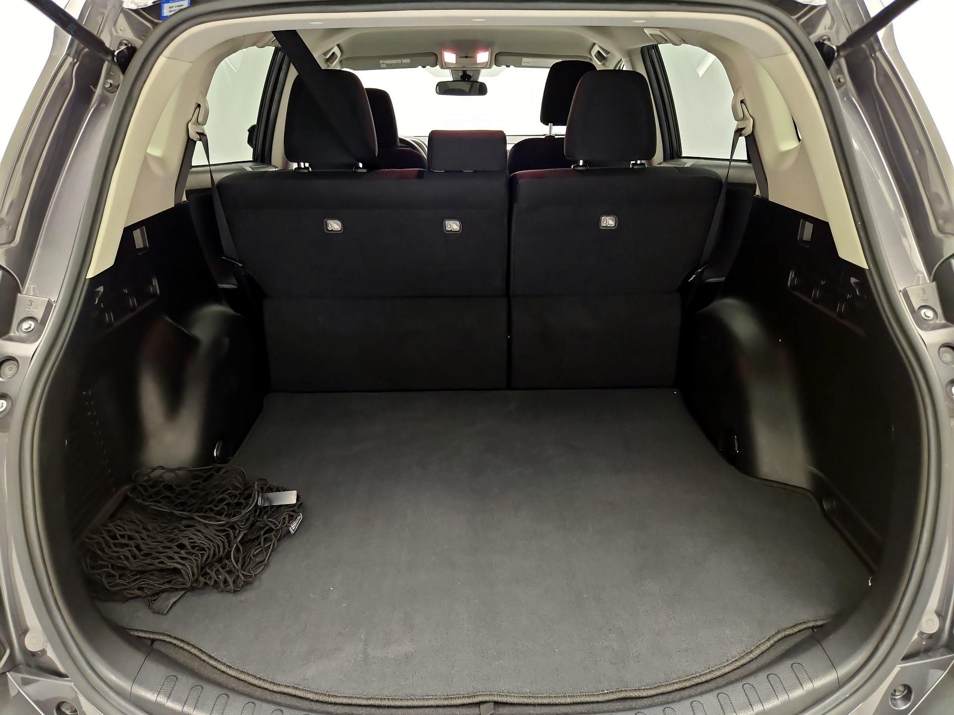 Thumbnail: 2017 Toyota RAV4 - 20