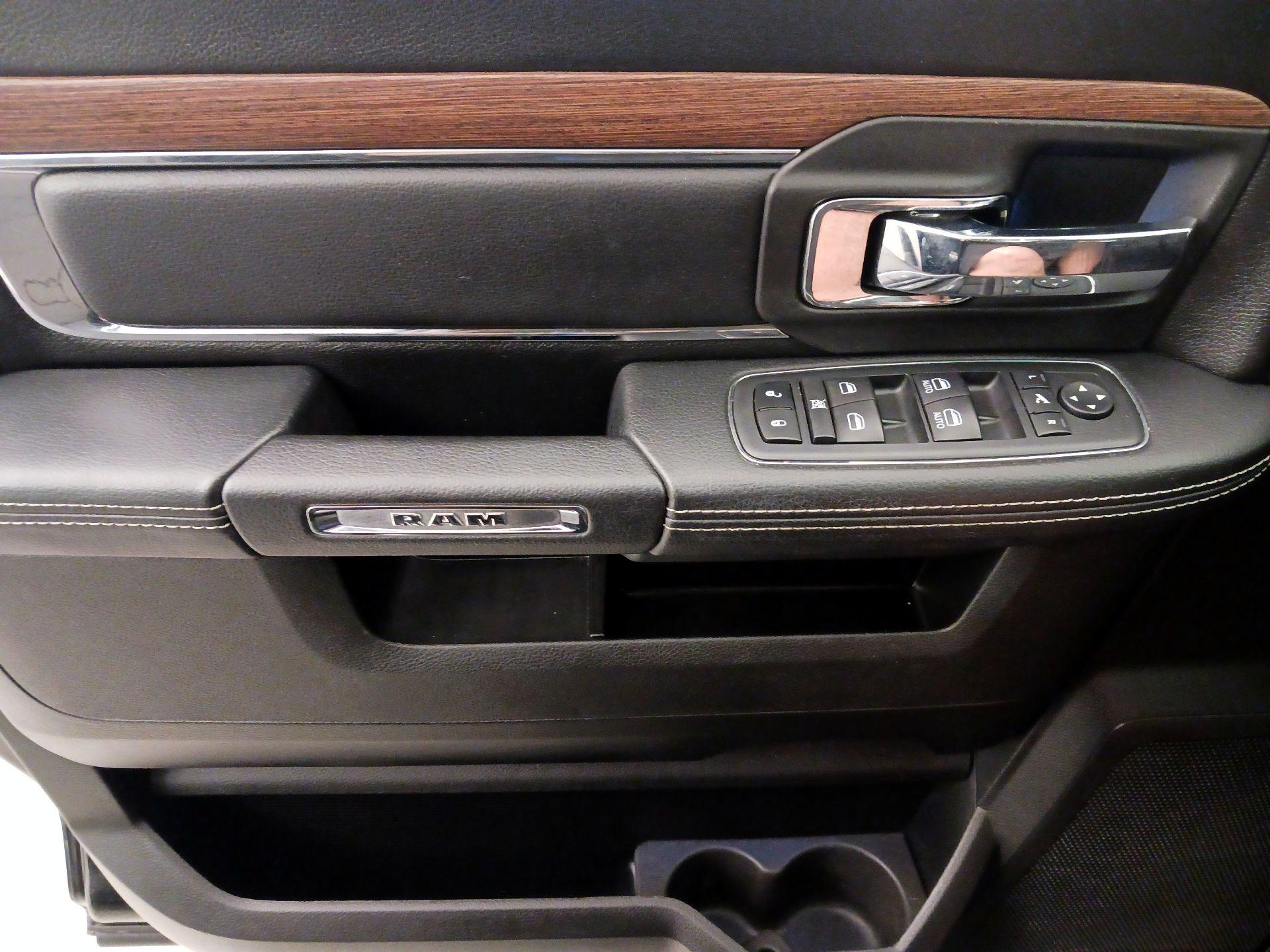 Thumbnail: 2019 RAM 1500 Classic - 12