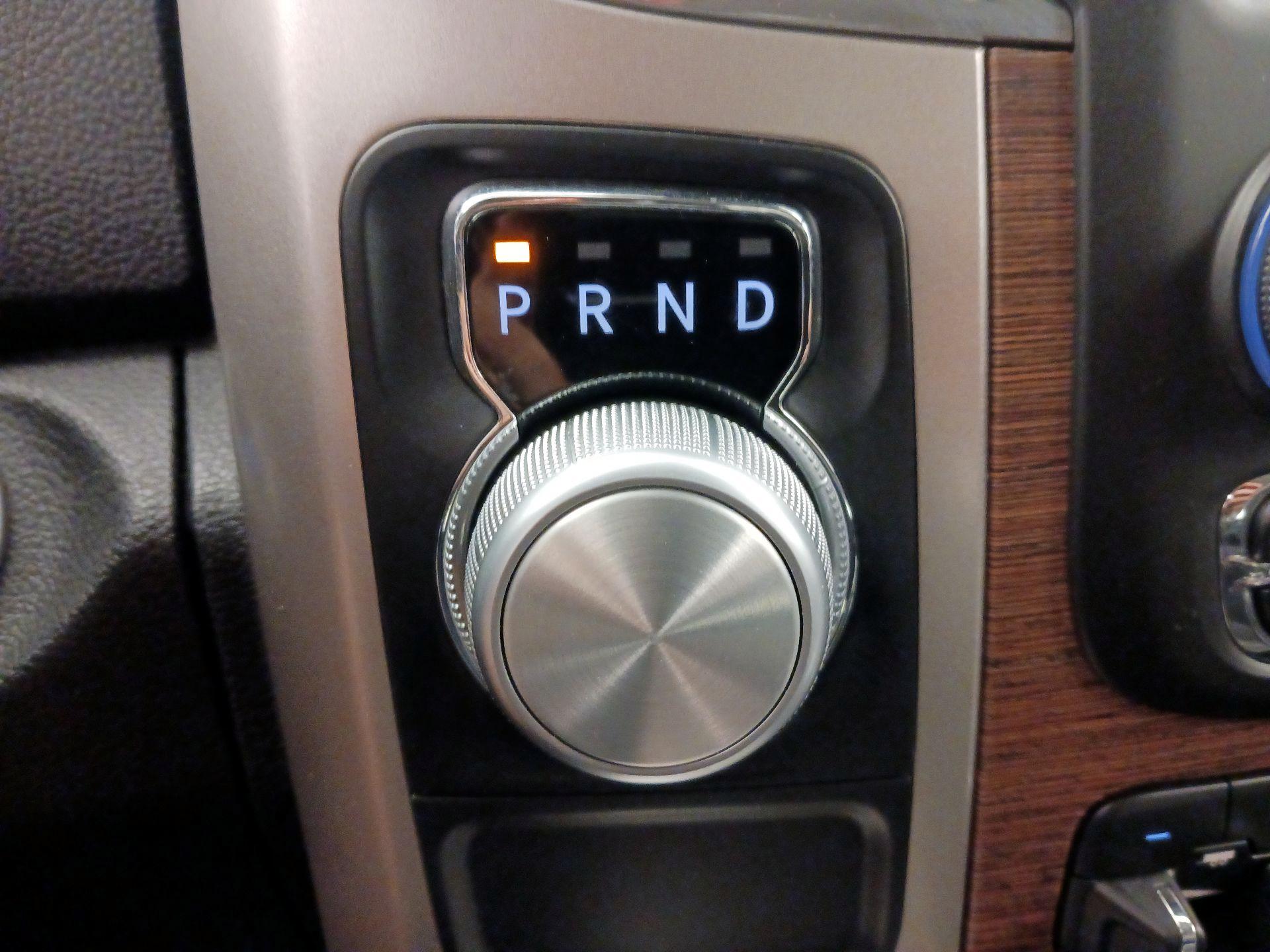 Thumbnail: 2019 RAM 1500 Classic - 17