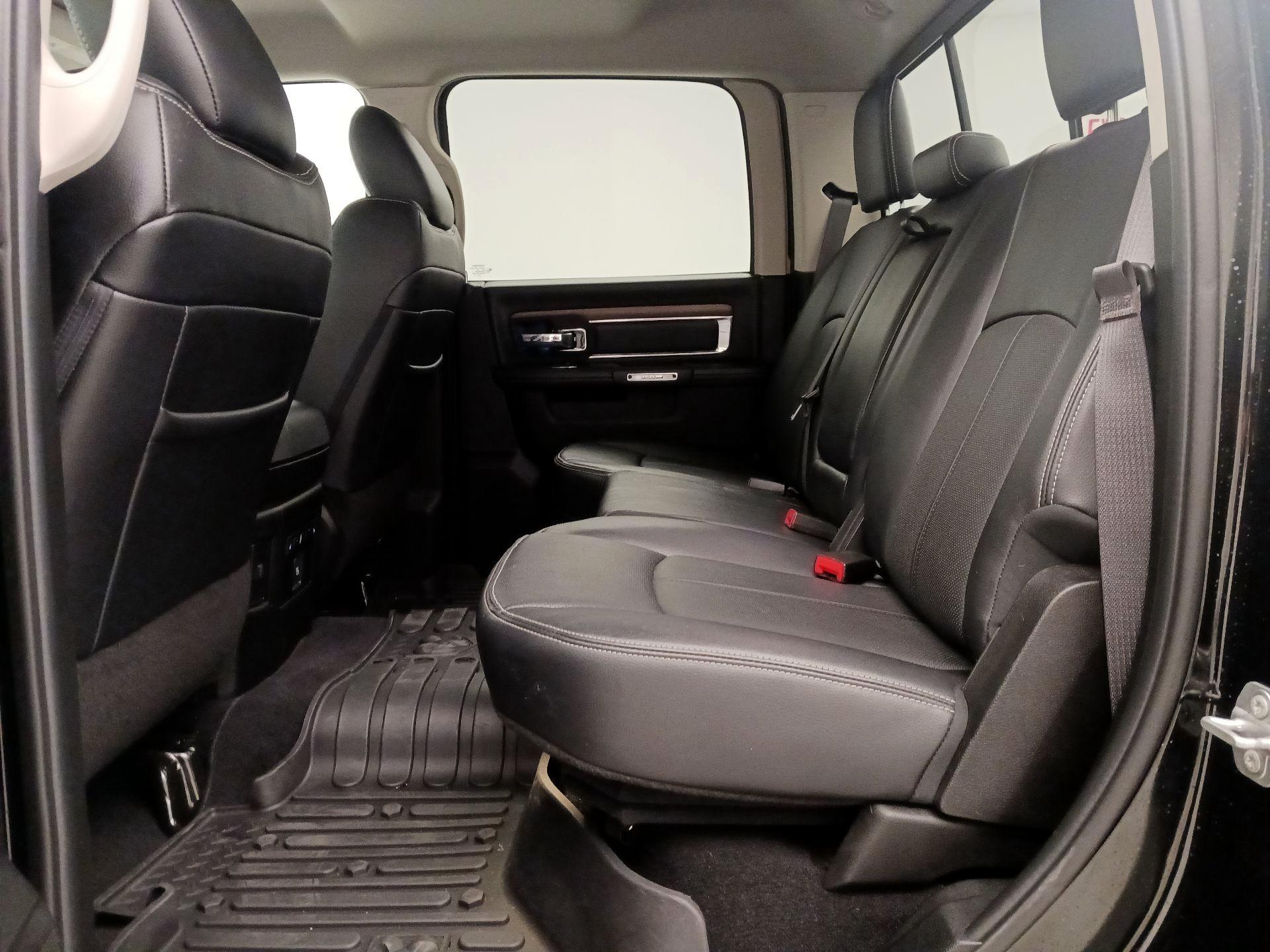 Thumbnail: 2019 RAM 1500 Classic - 19