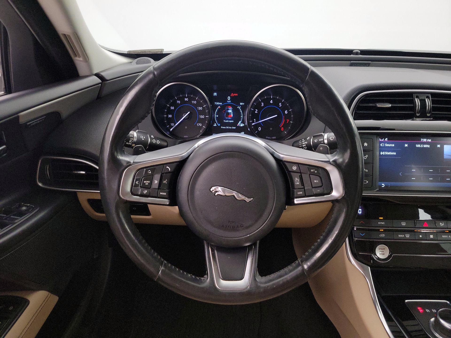 Thumbnail: 2018 Jaguar XE - 10