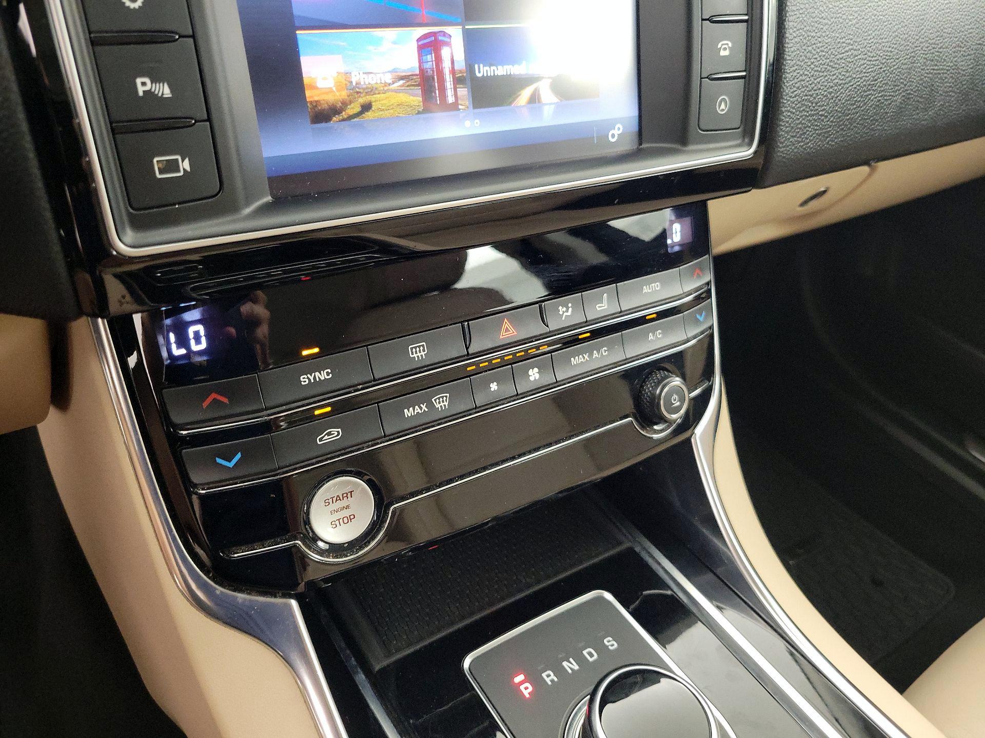 Thumbnail: 2018 Jaguar XE - 16