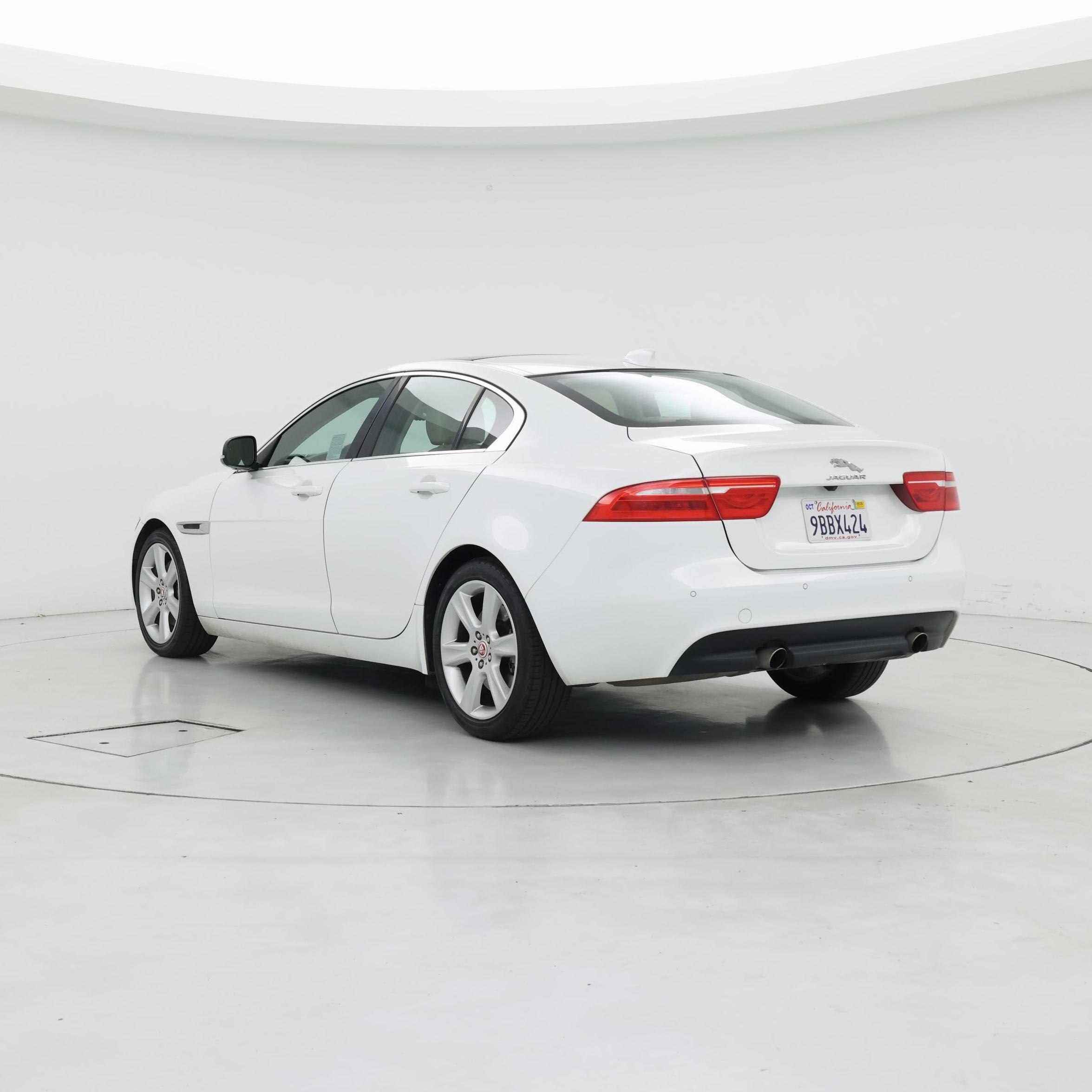 Thumbnail: 2018 Jaguar XE - 2