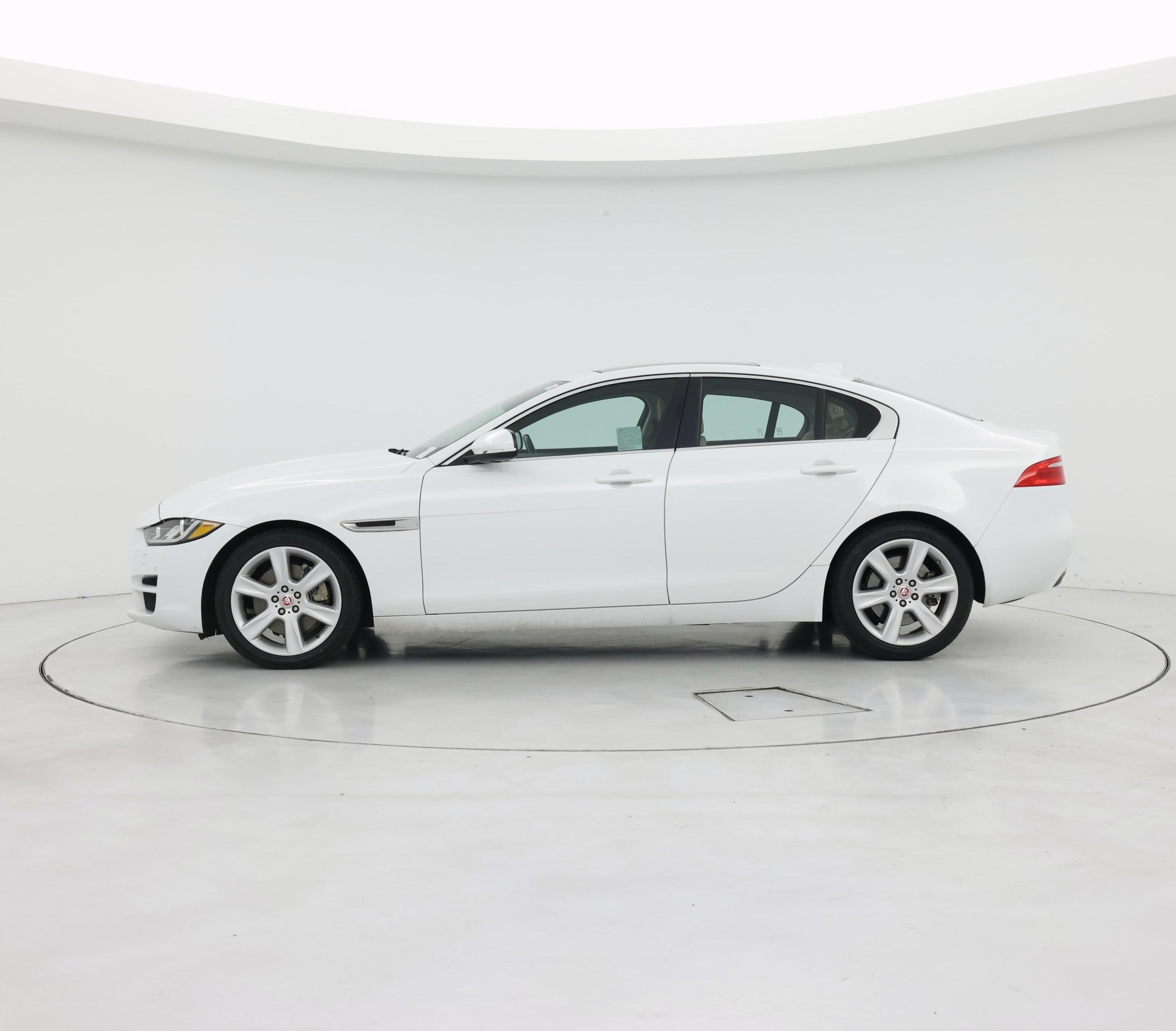 Thumbnail: 2018 Jaguar XE - 3