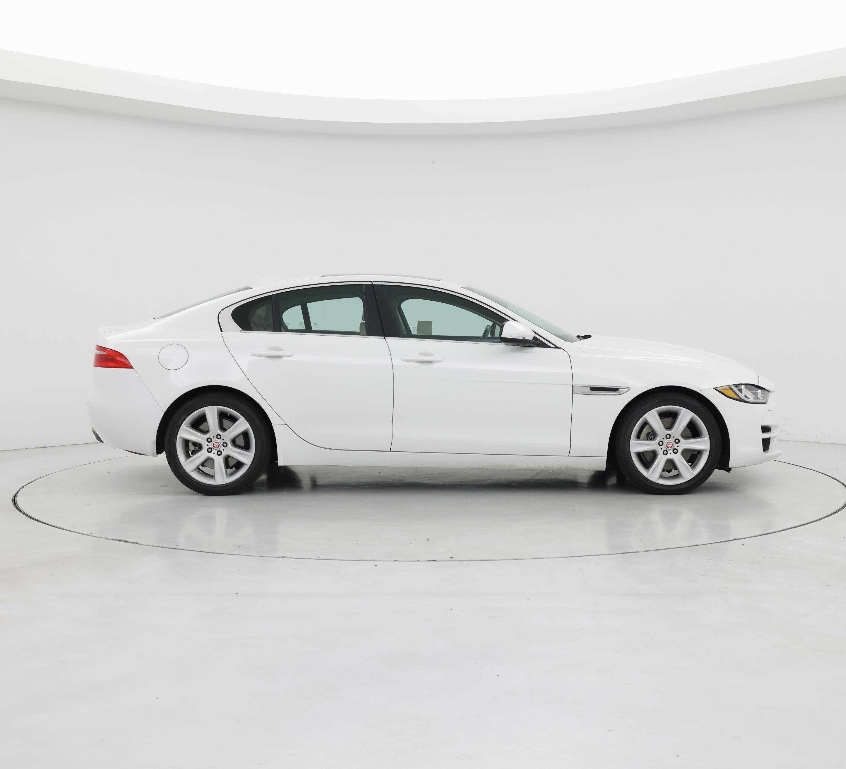 Thumbnail: 2018 Jaguar XE - 7