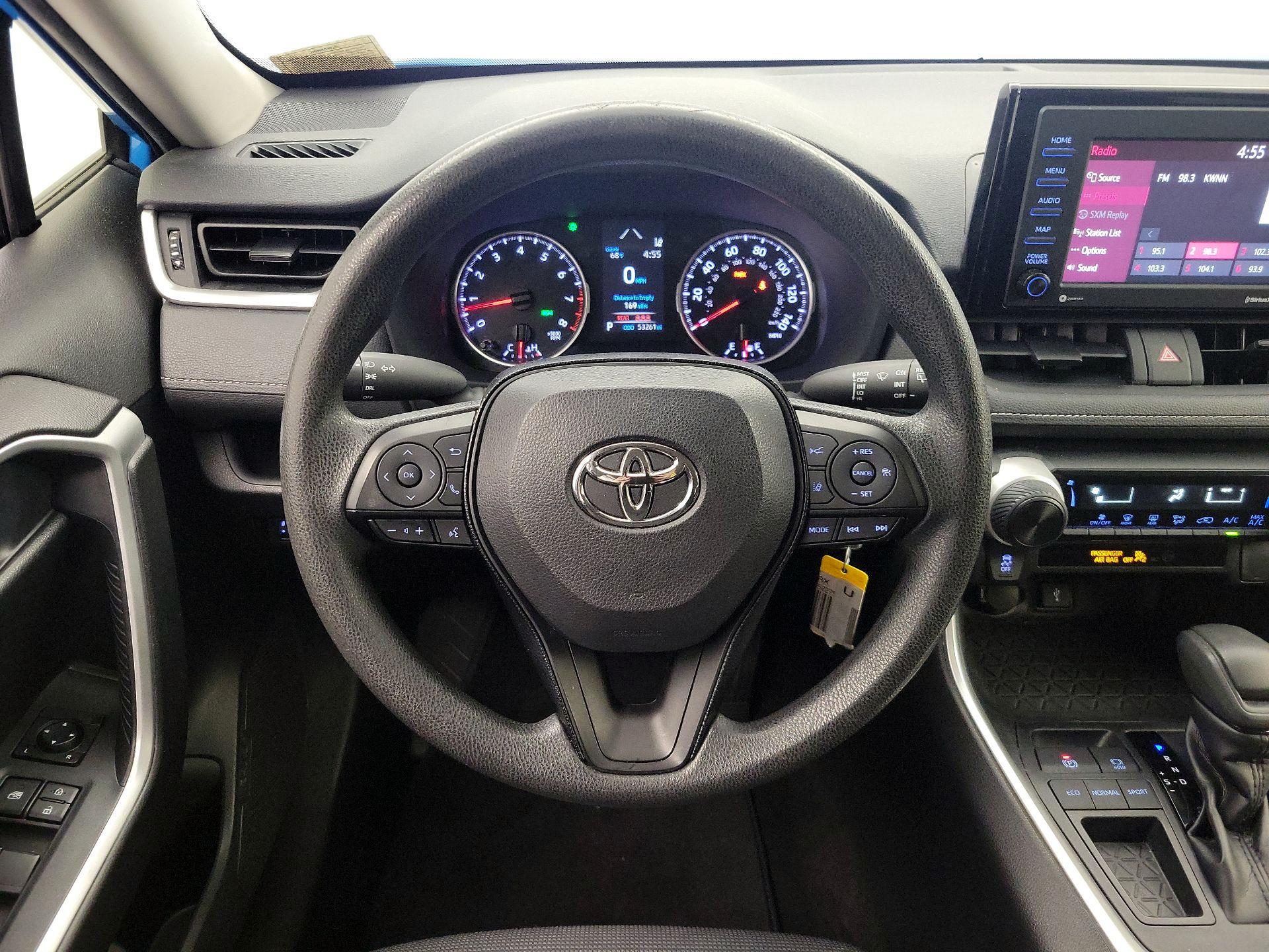 Thumbnail: 2021 Toyota RAV4 - 10