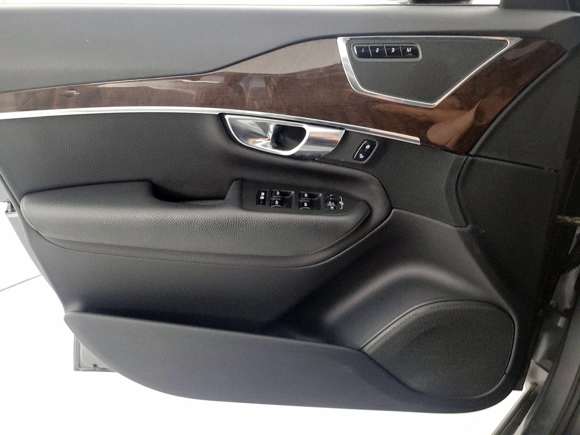 Thumbnail: 2016 Volvo XC90 - 12