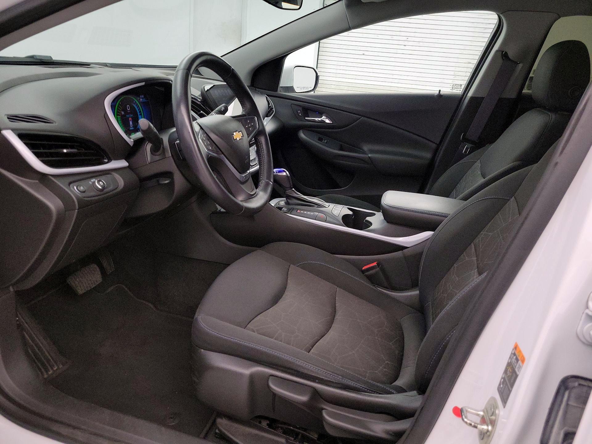 Thumbnail: 2016 Chevrolet Volt - 11
