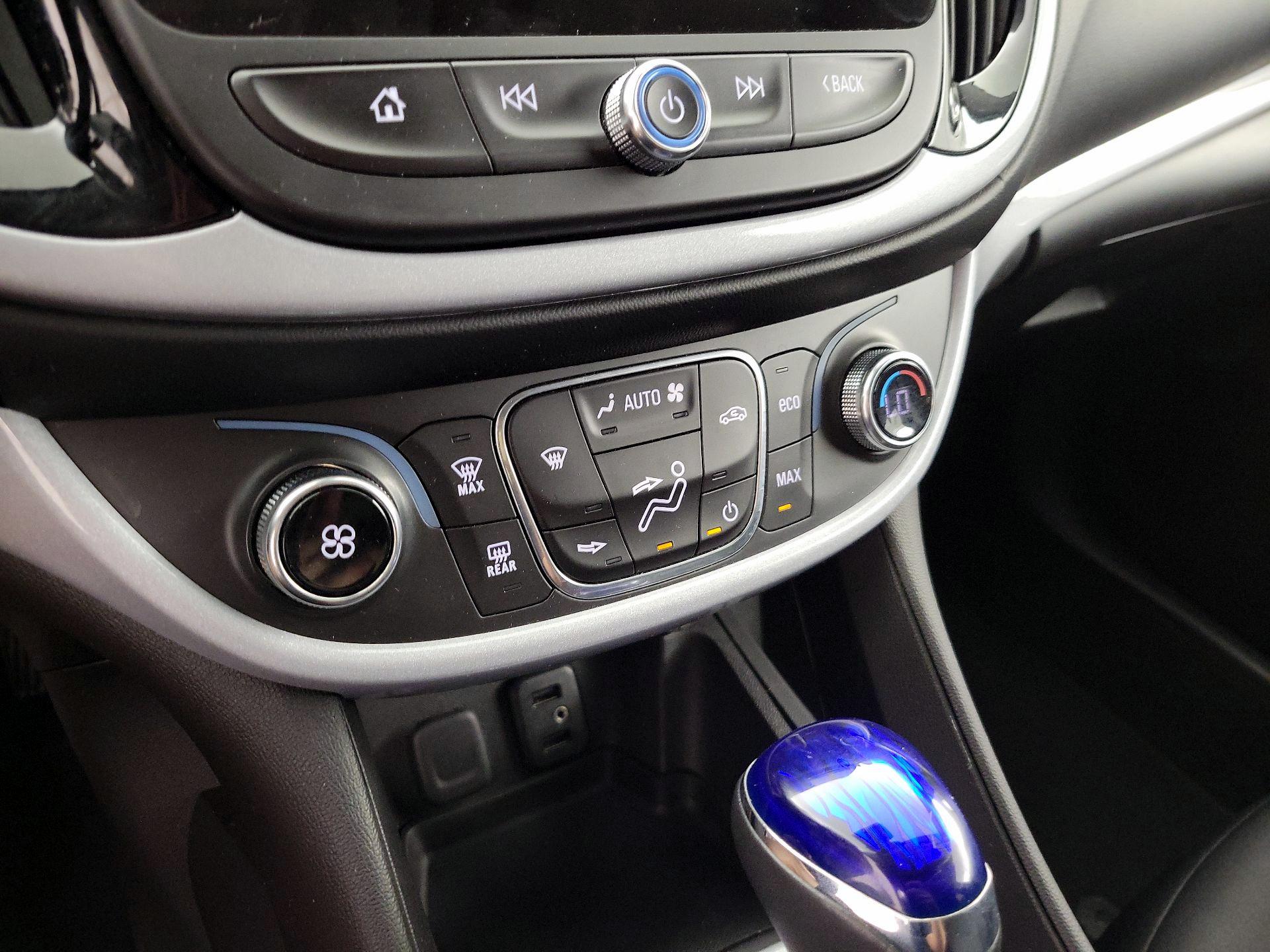 Thumbnail: 2016 Chevrolet Volt - 16